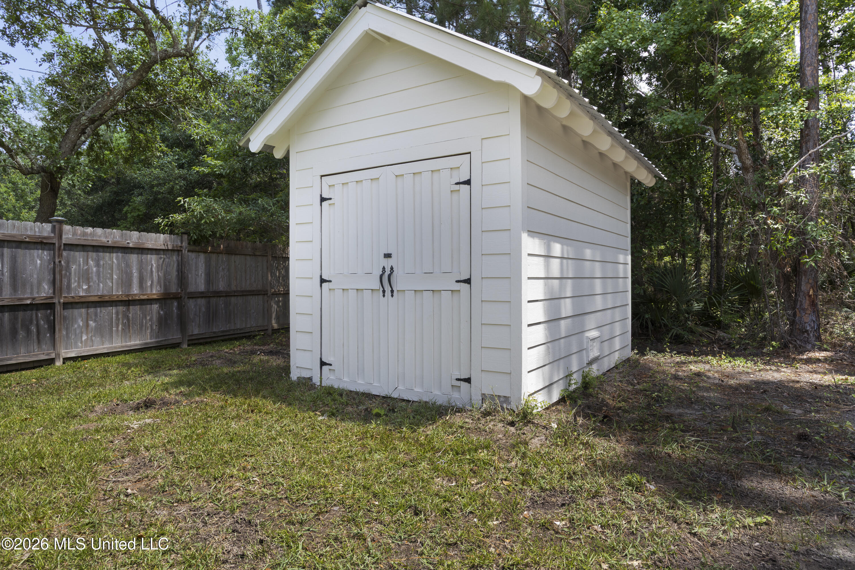 110 Elmwood Drive Property Photo 27