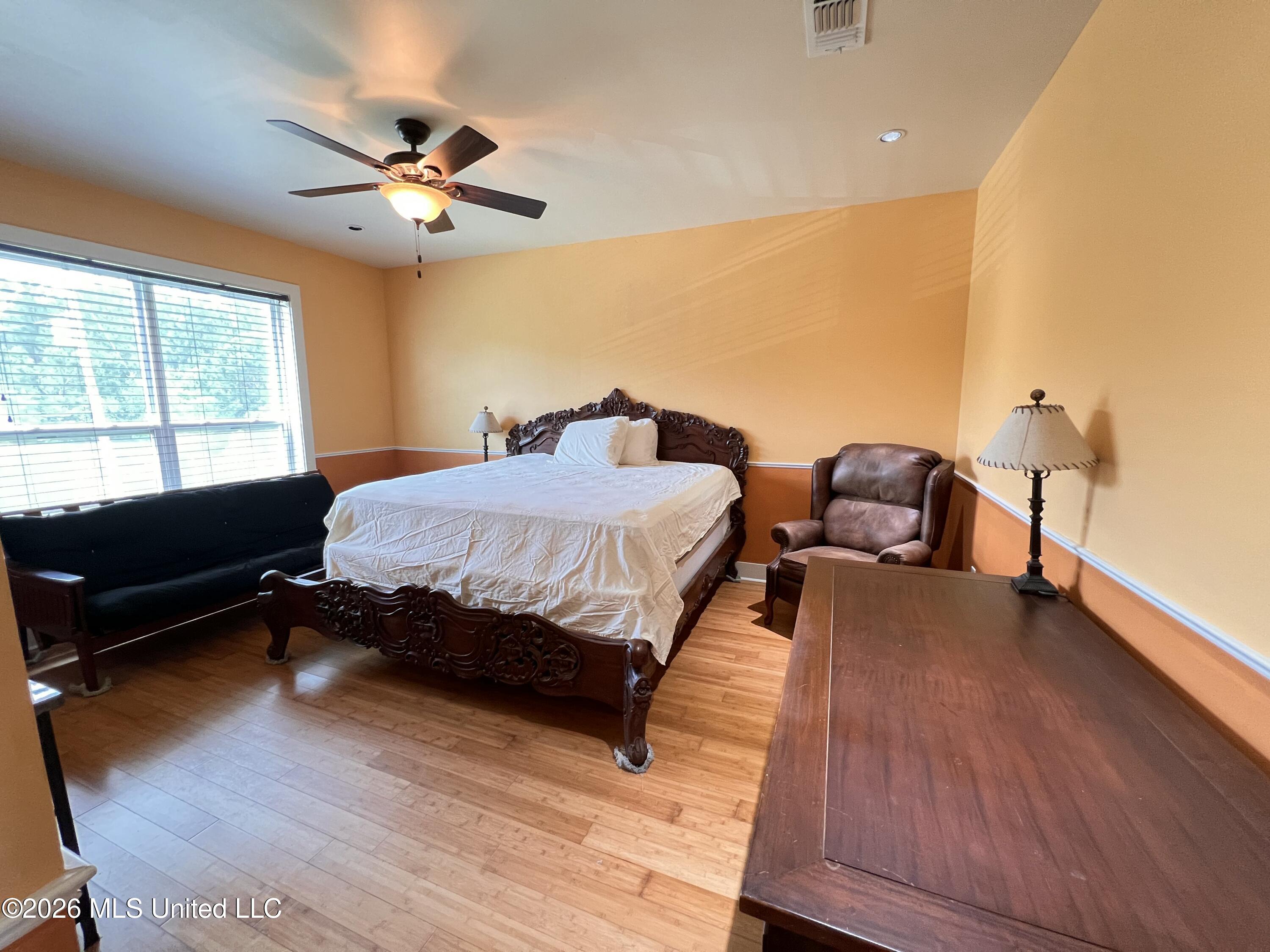 11053 N Shore Drive Property Photo 6