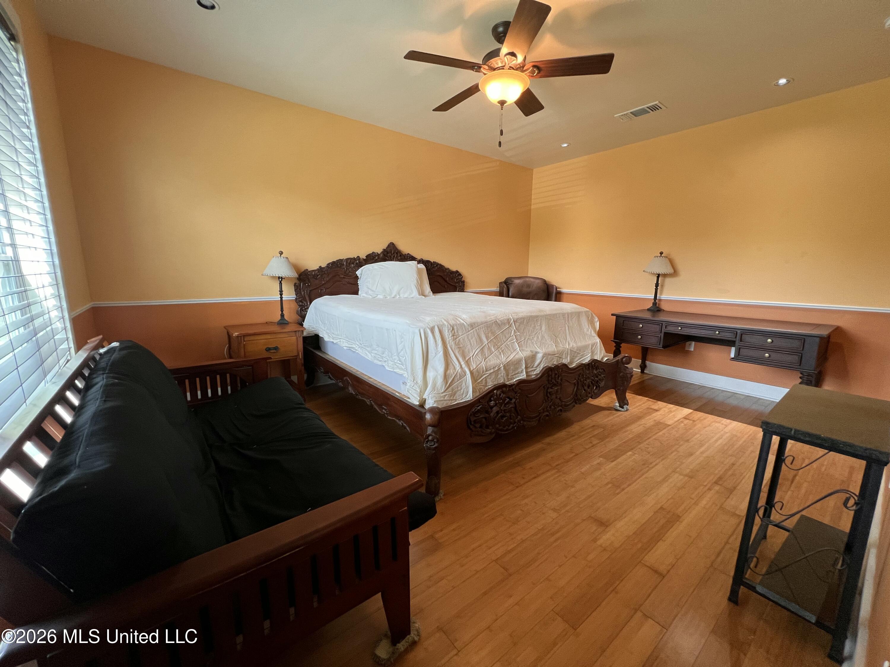11053 N Shore Drive Property Photo 8
