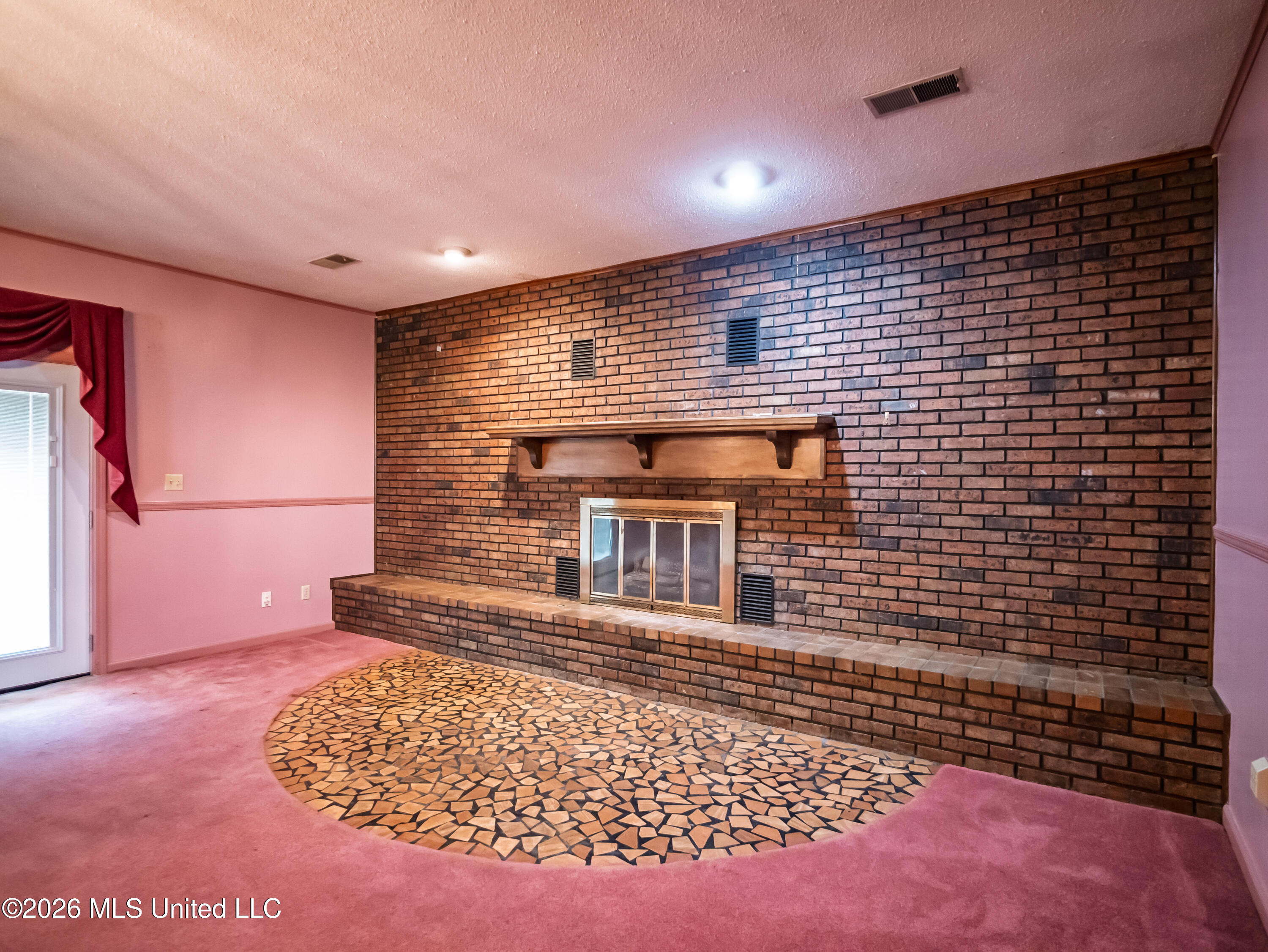 5042 Dummyline Road Property Photo 4