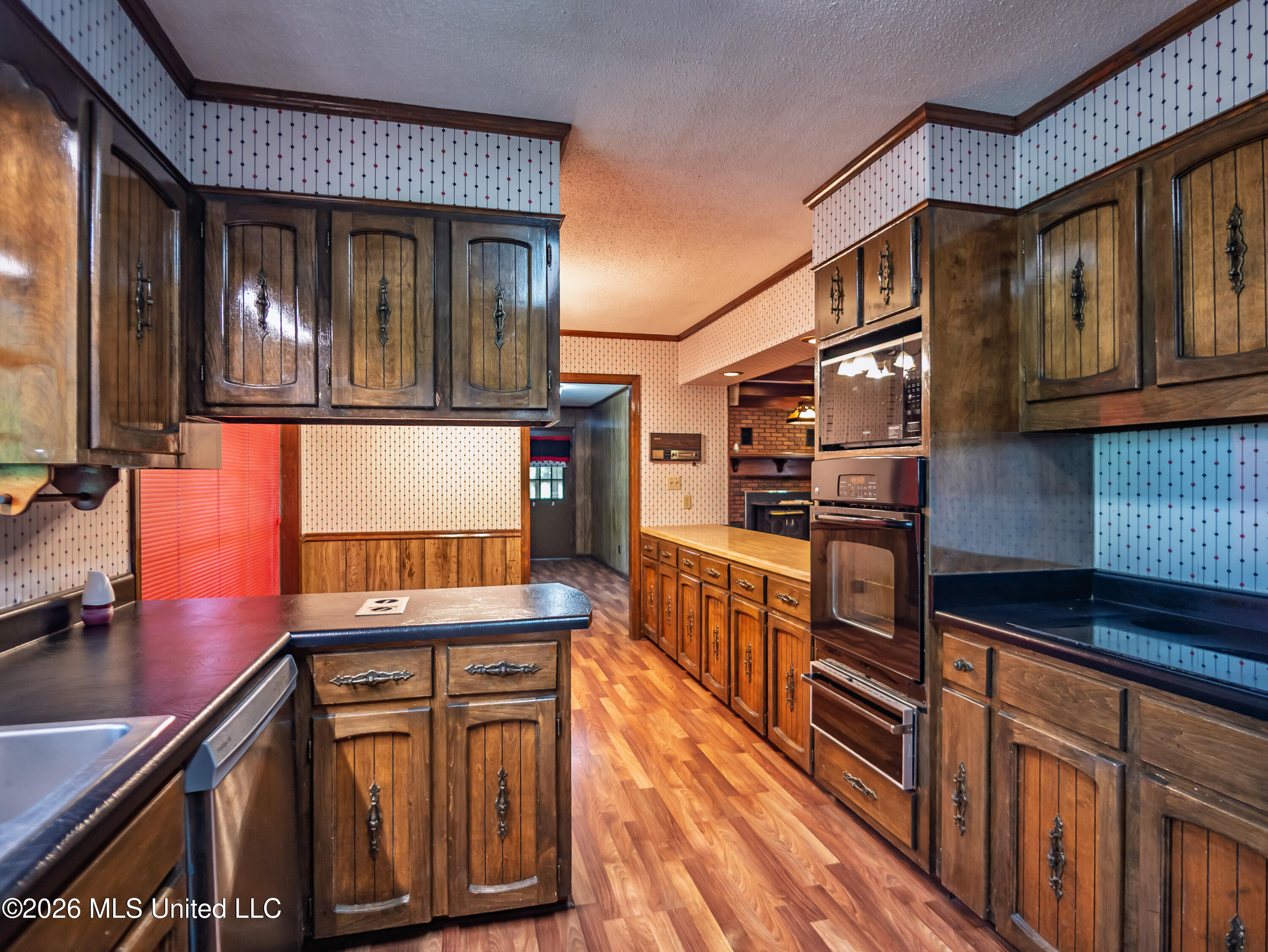 5042 Dummyline Road Property Photo 14