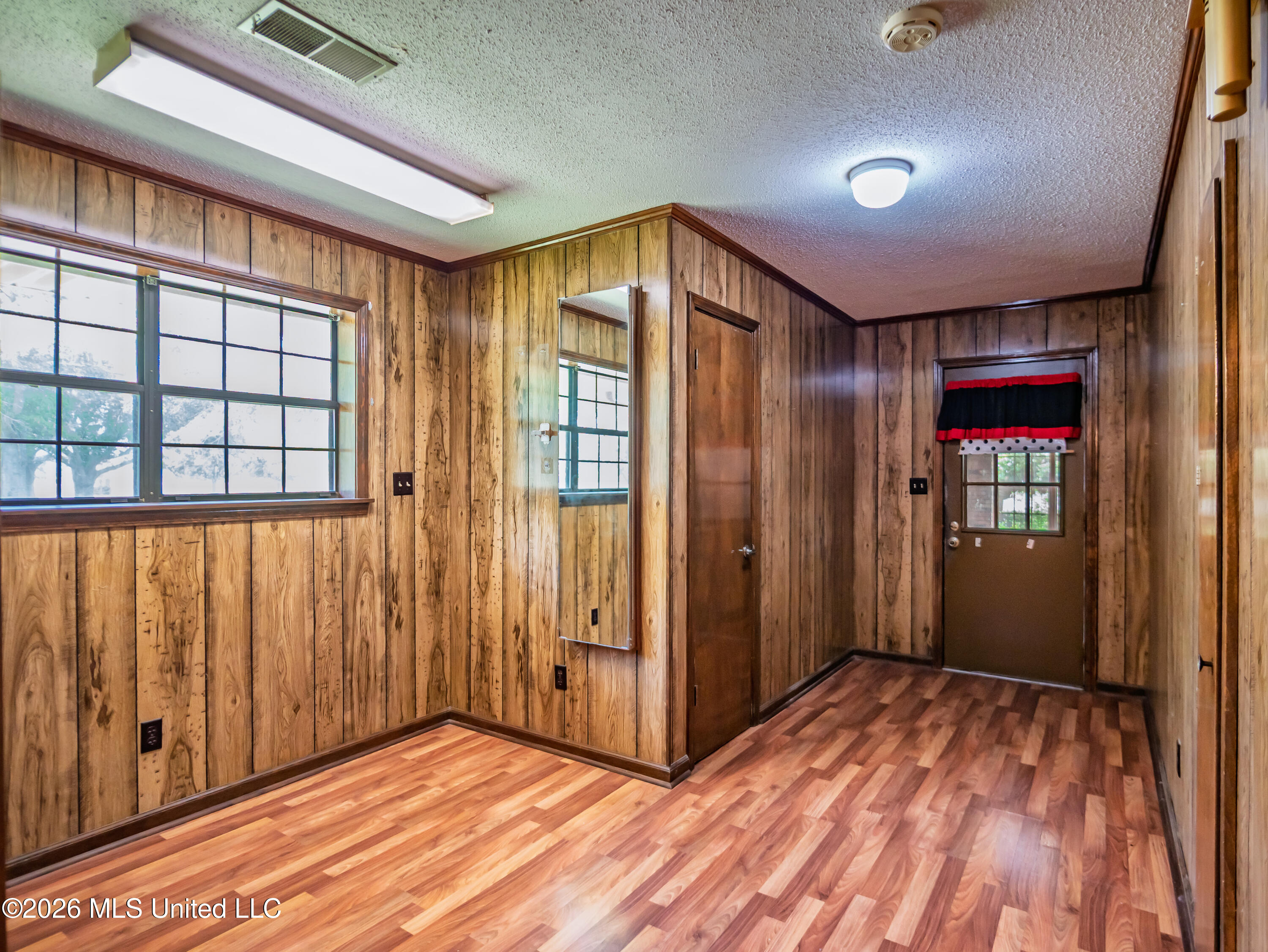 5042 Dummyline Road Property Photo 23