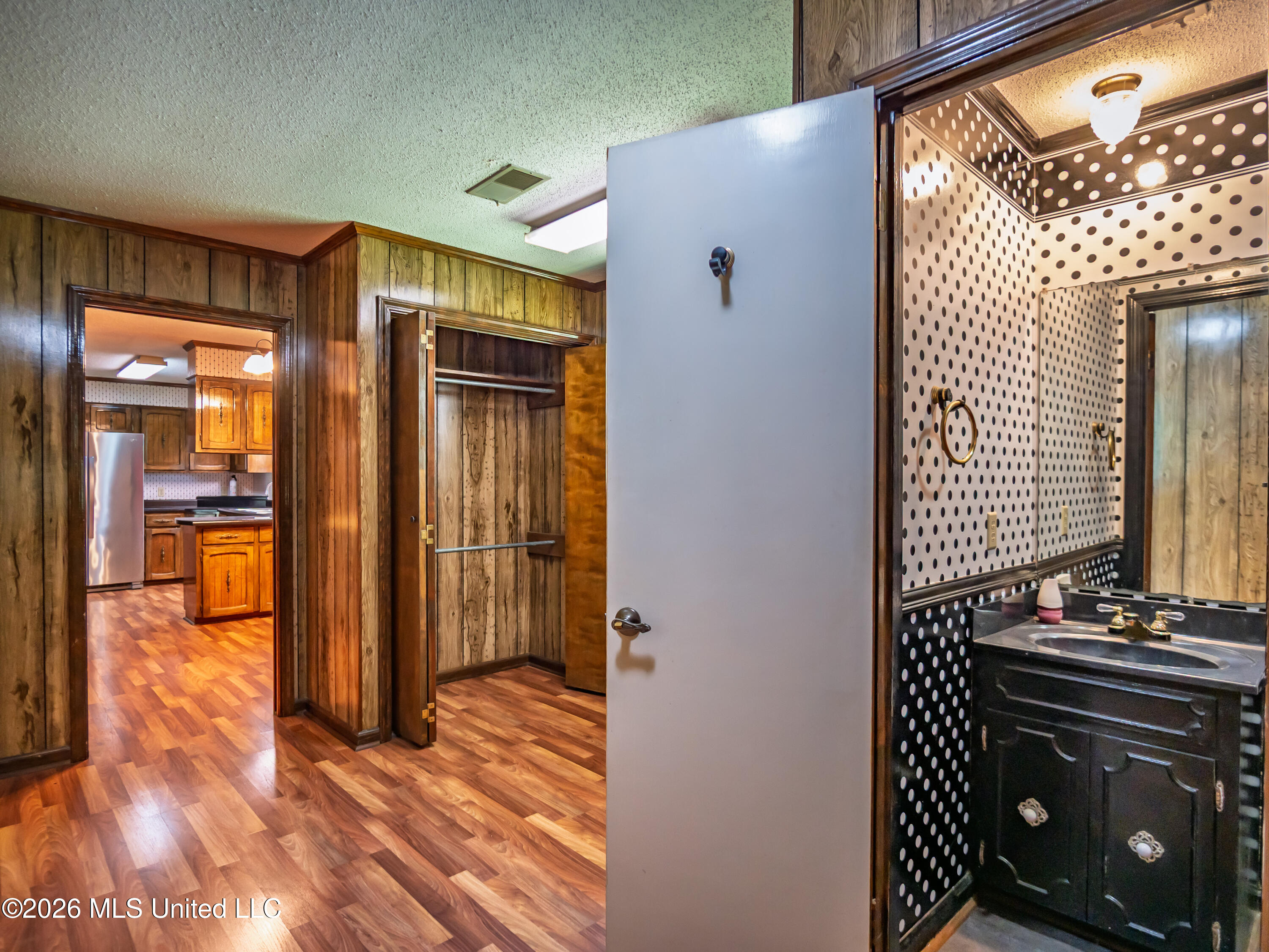 5042 Dummyline Road Property Photo 24