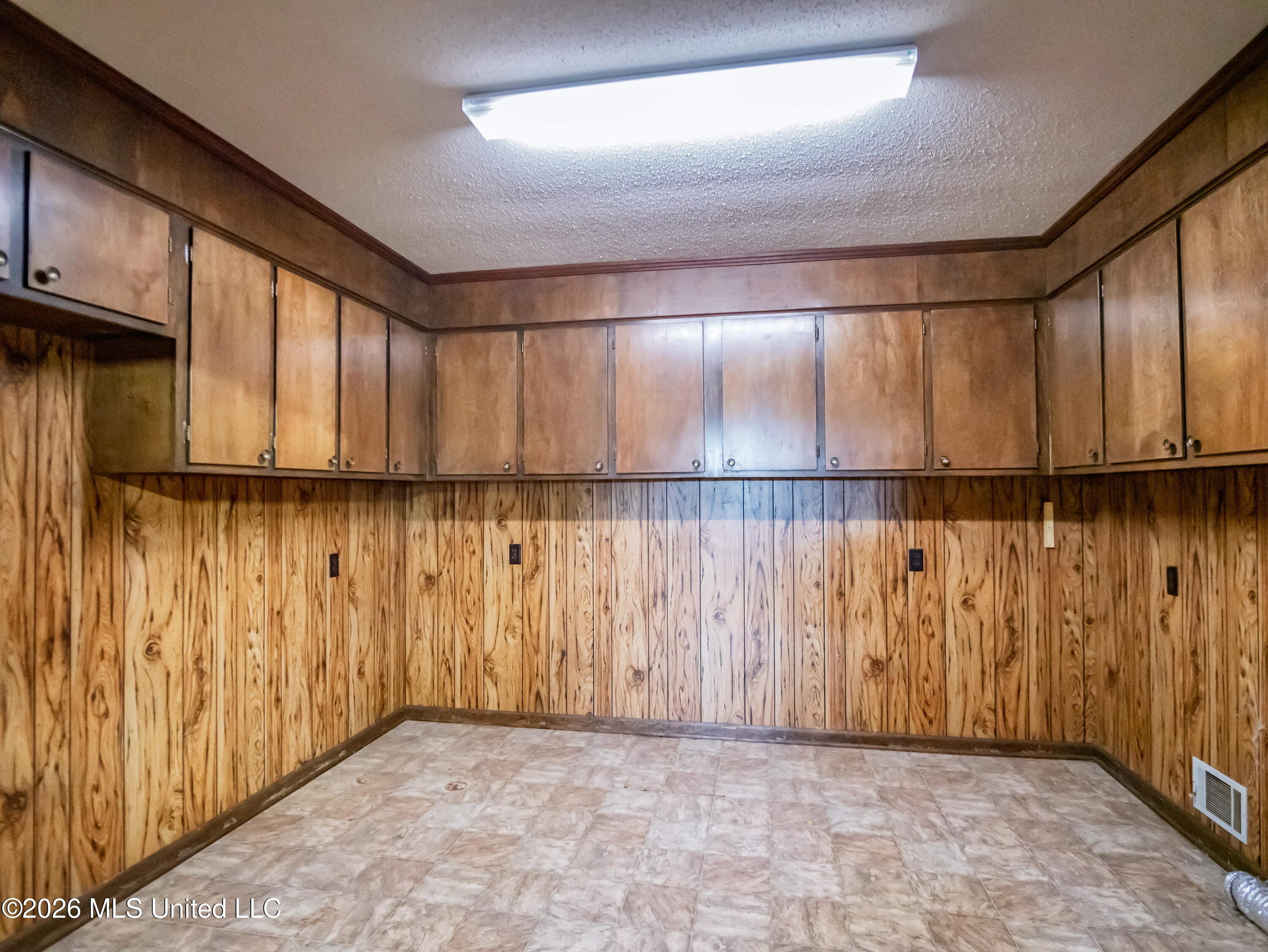 5042 Dummyline Road Property Photo 31