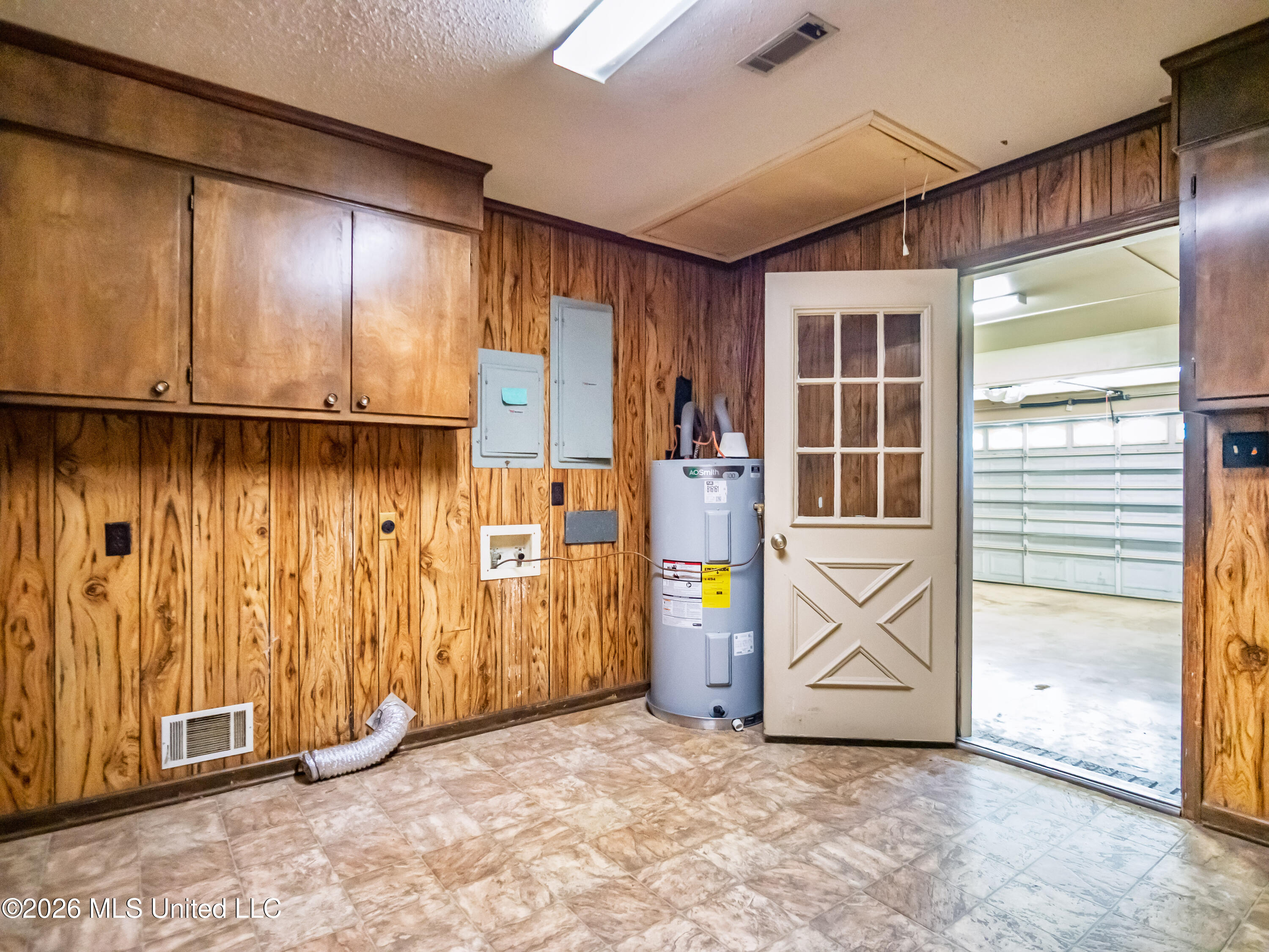 5042 Dummyline Road Property Photo 32