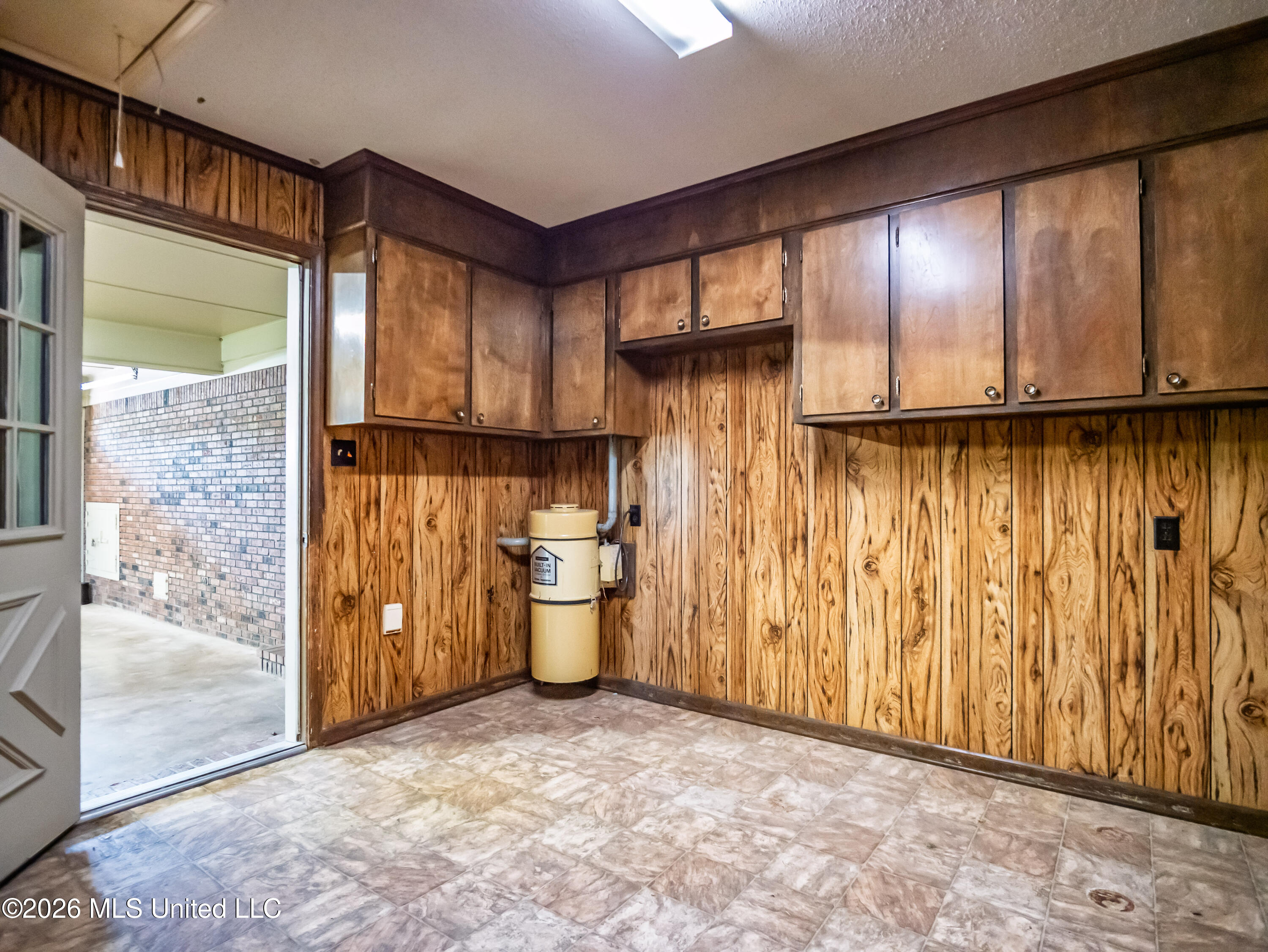 5042 Dummyline Road Property Photo 33
