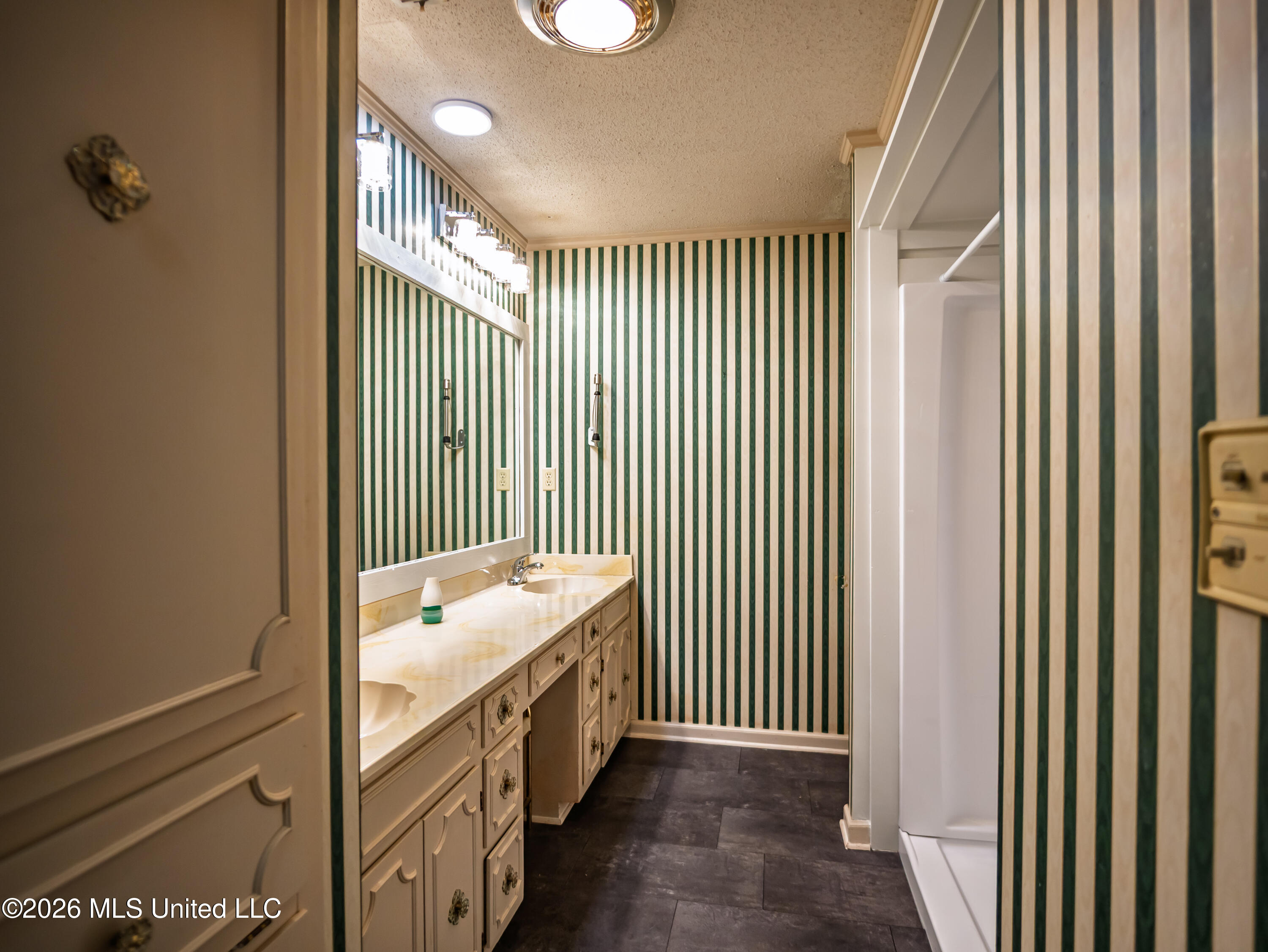 5042 Dummyline Road Property Photo 40