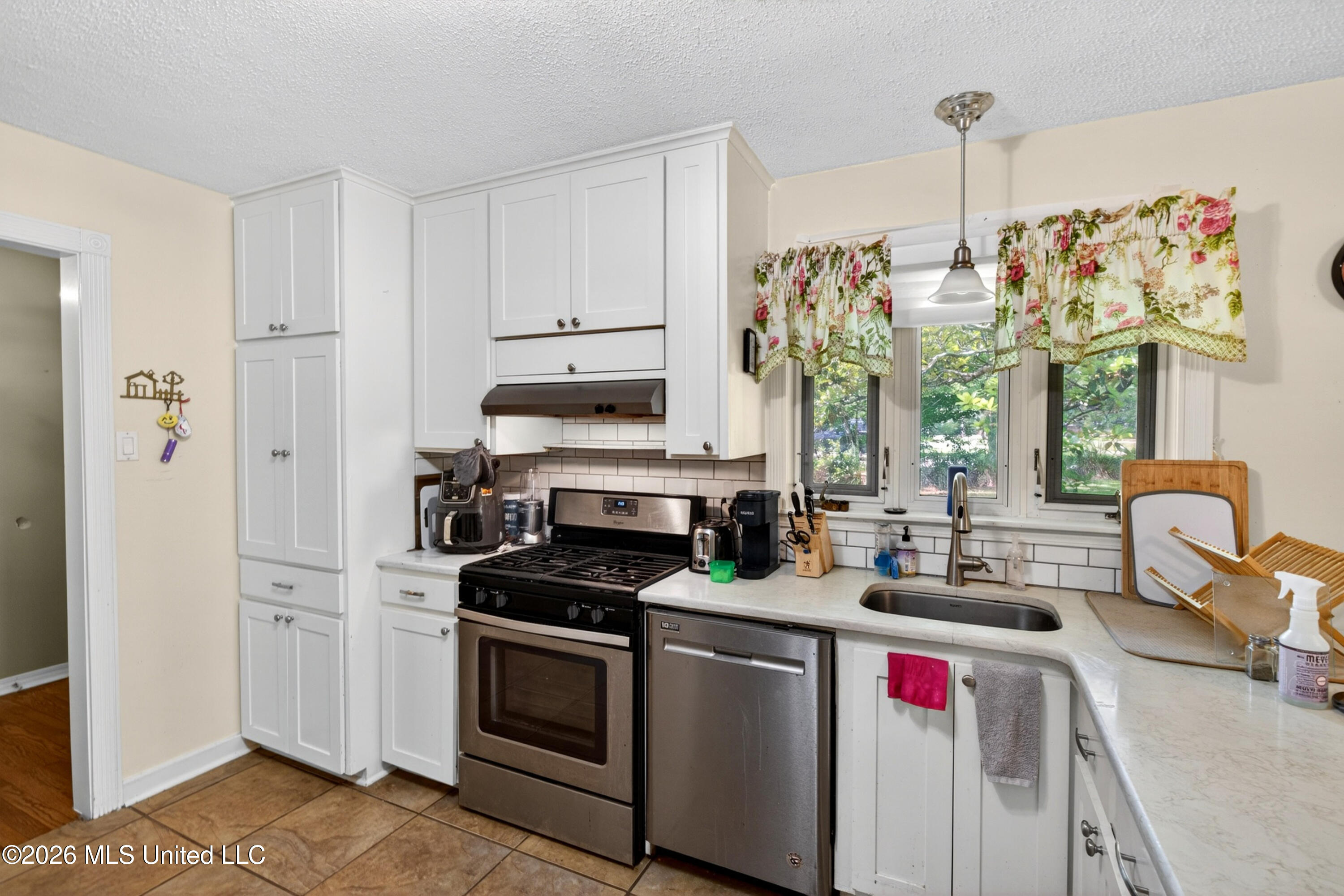 4105 Washington Avenue Property Photo 13