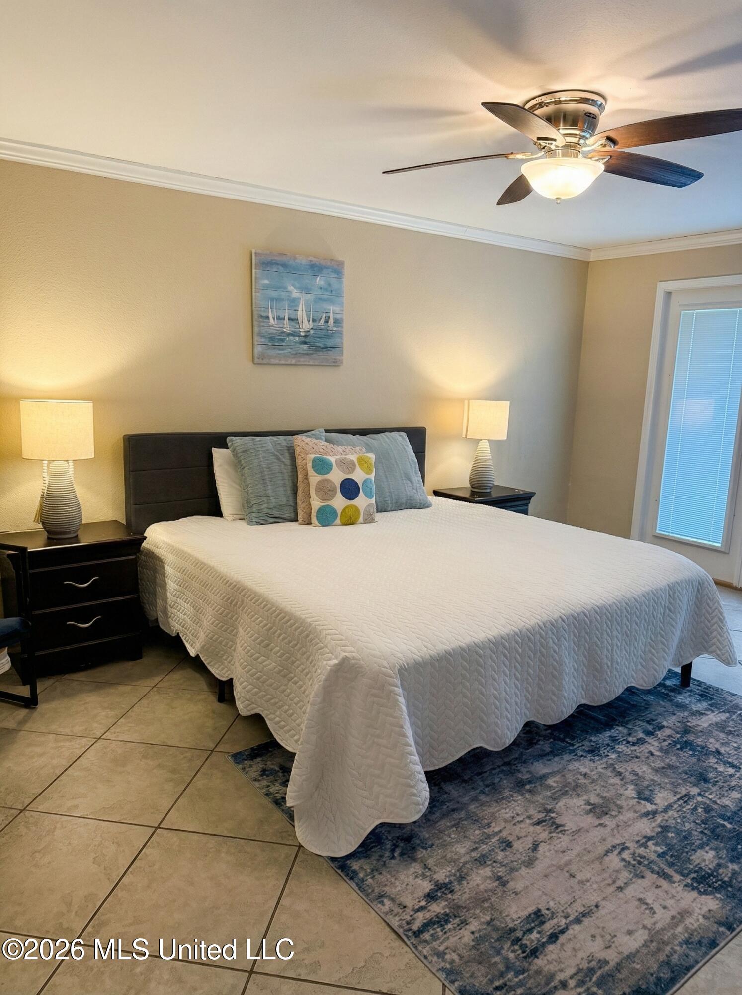 2046 Beach Boulevard Property Photo 5