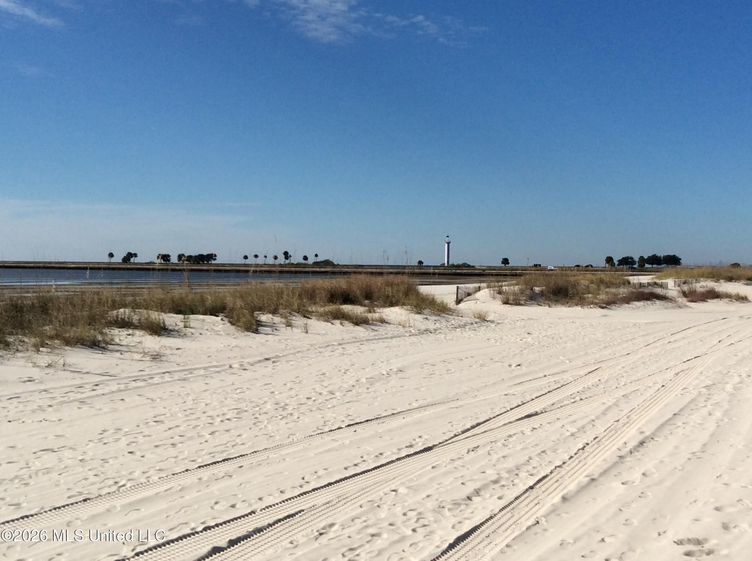 2046 Beach Boulevard Property Photo 12