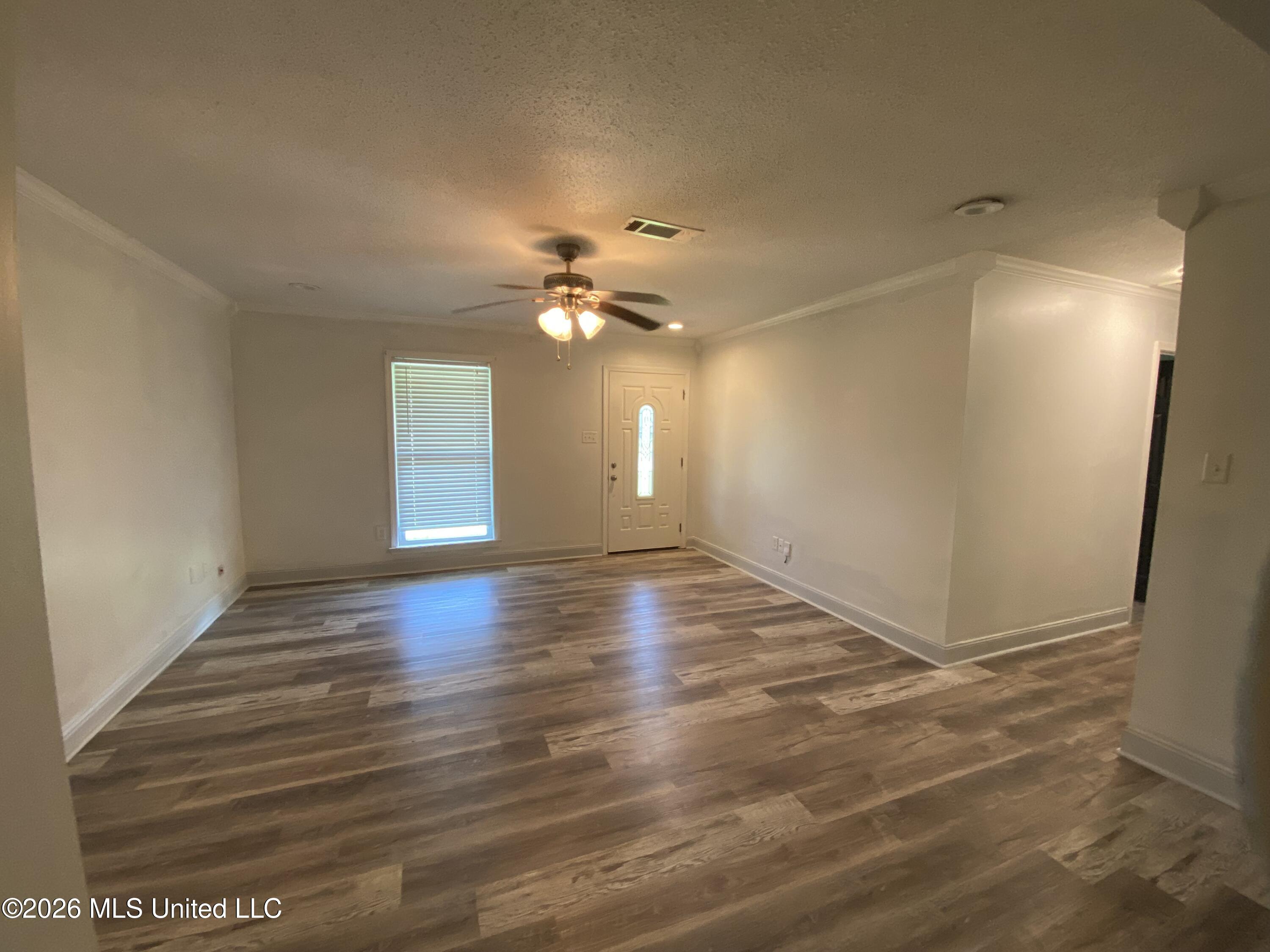 218 Alverado Drive Property Photo 2