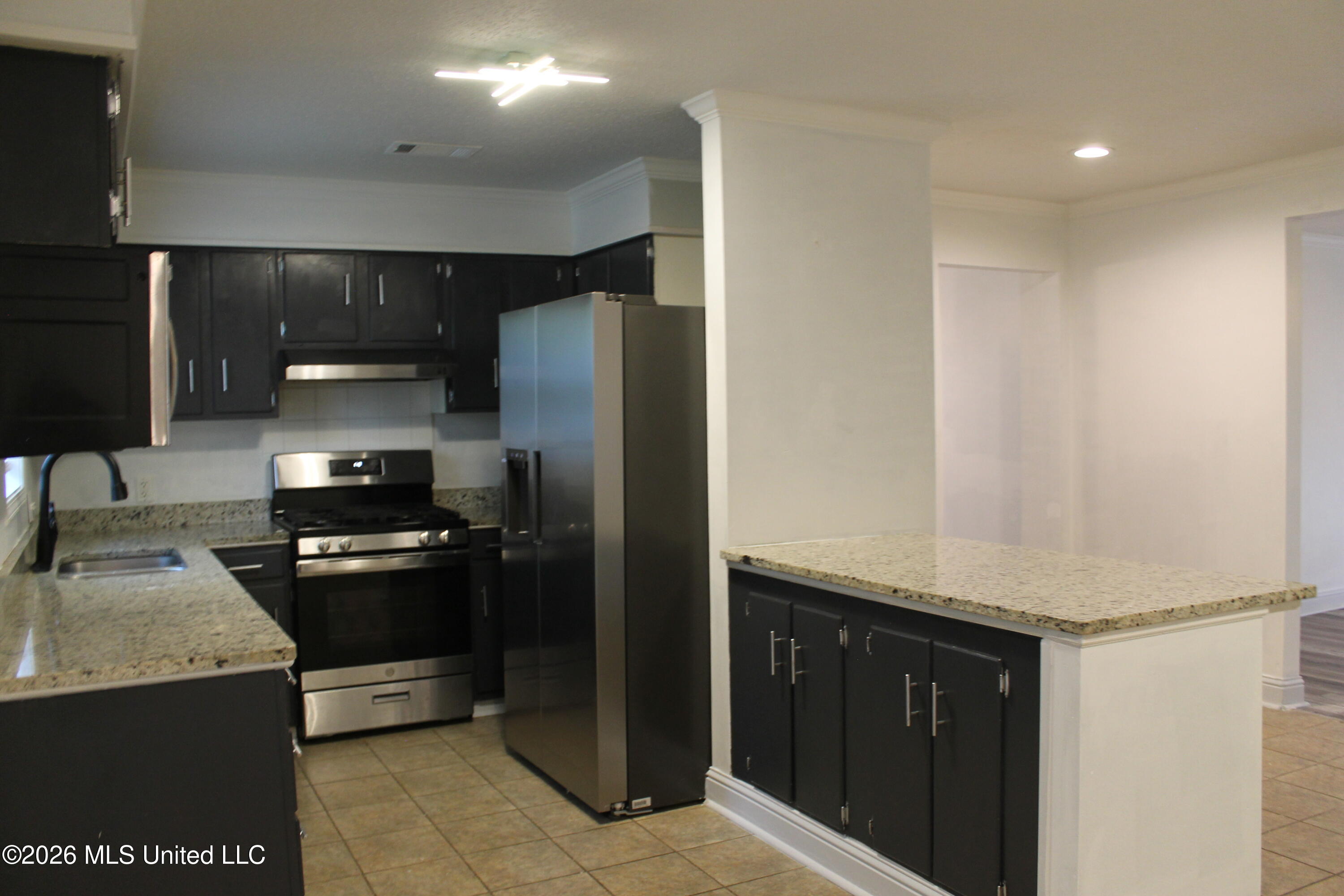 218 Alverado Drive Property Photo 3