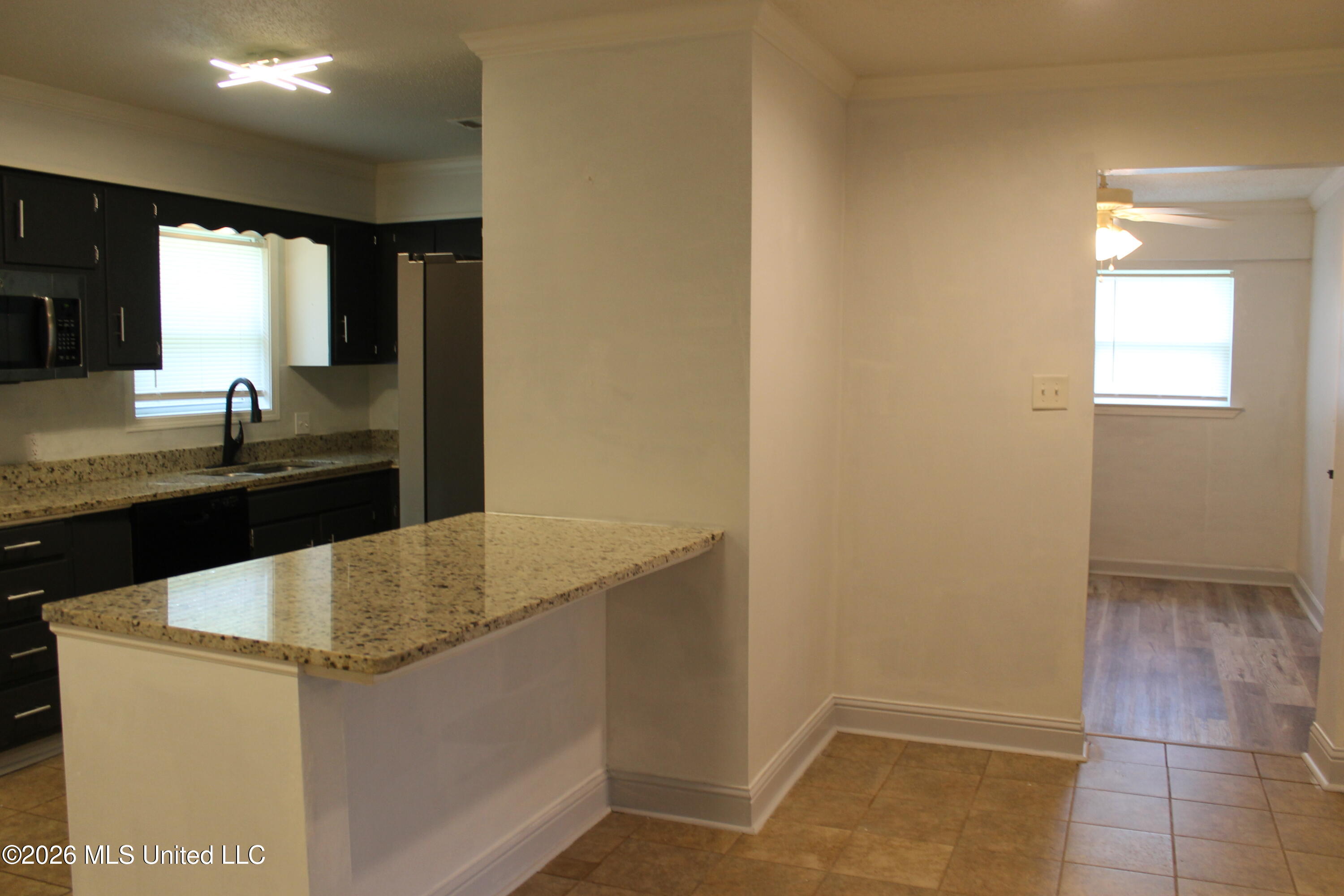 218 Alverado Drive Property Photo 5