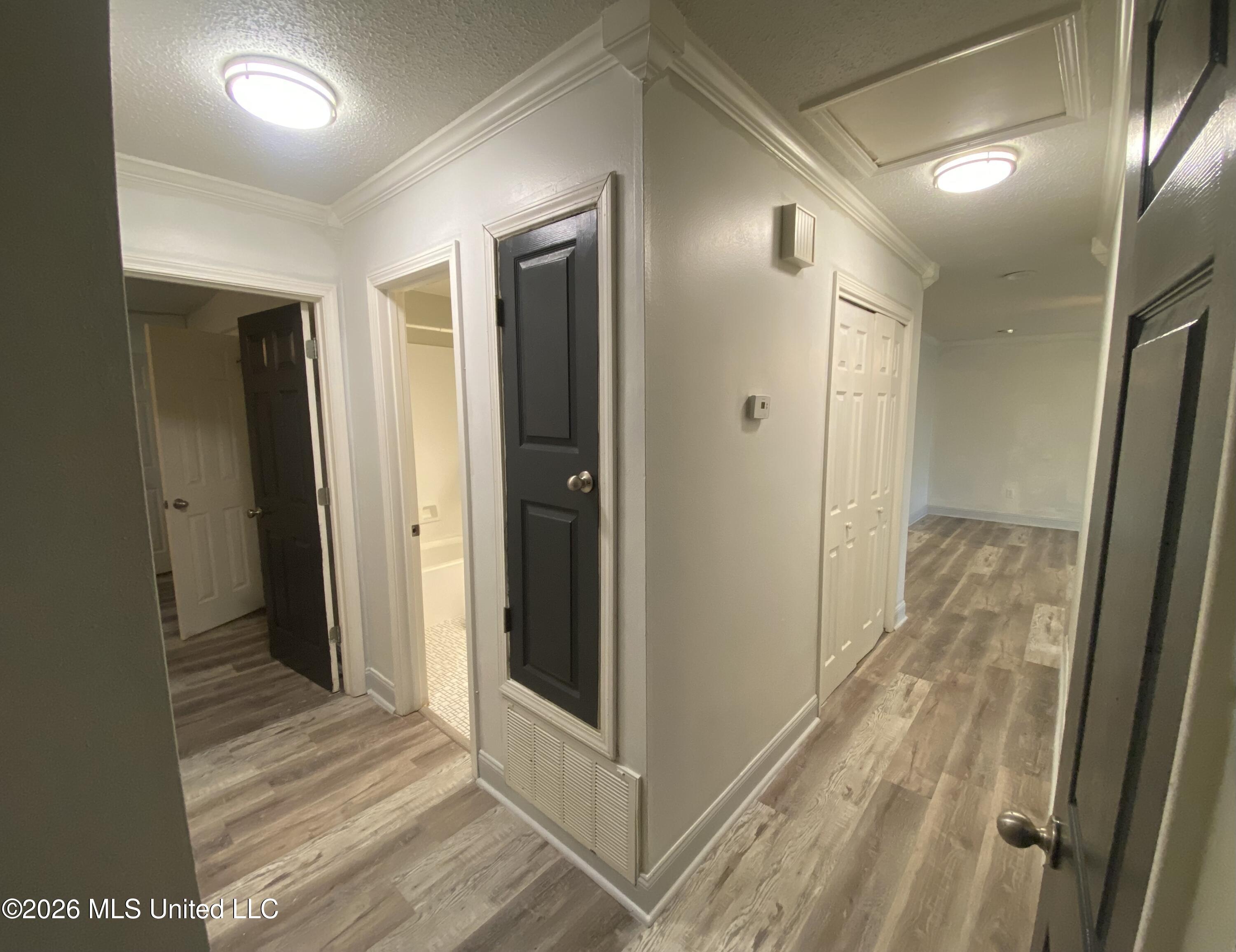 218 Alverado Drive Property Photo 7