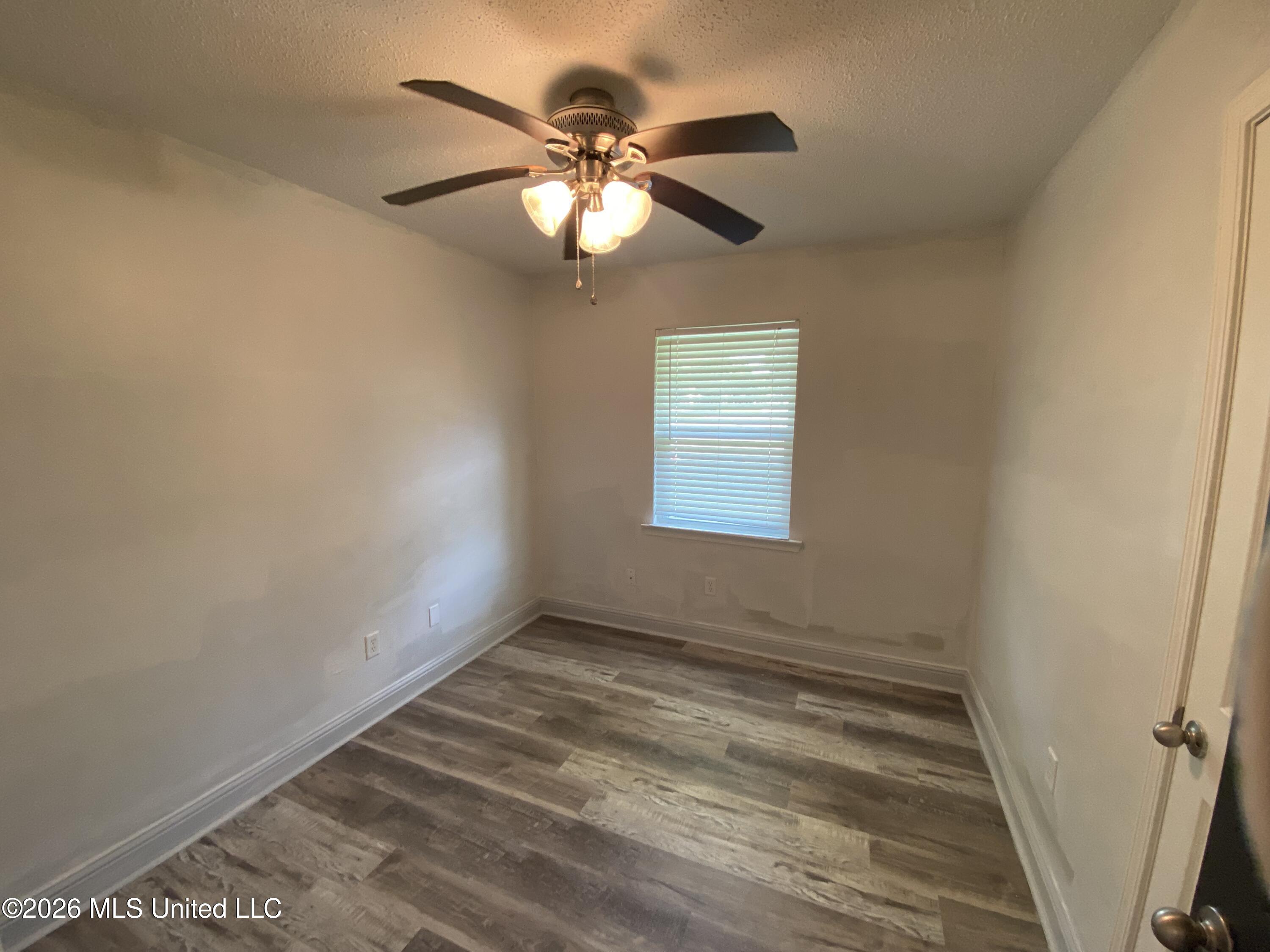 218 Alverado Drive Property Photo 9