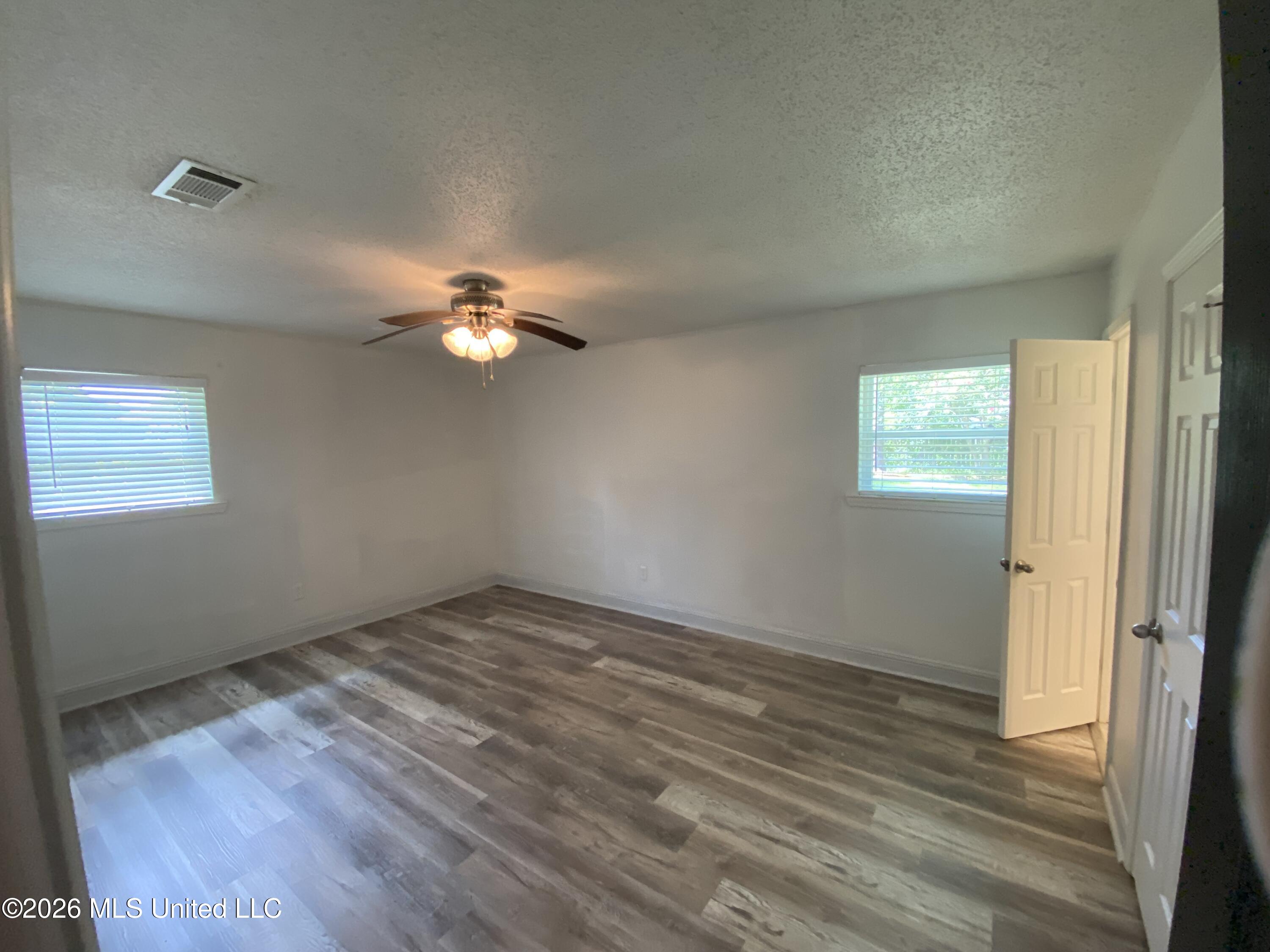 218 Alverado Drive Property Photo 12
