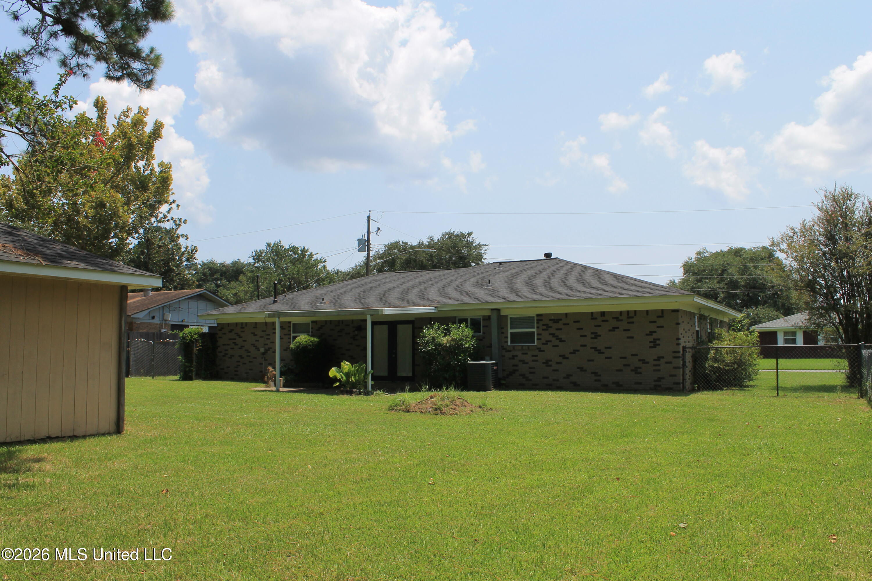 218 Alverado Drive Property Photo 16