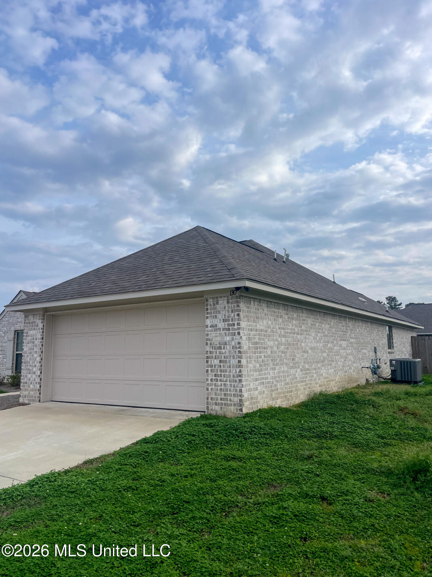 130 Chartleigh Circle Property Photo 3