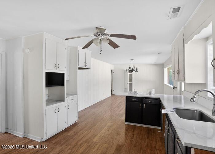 589 S Dunn Street Property Photo 9
