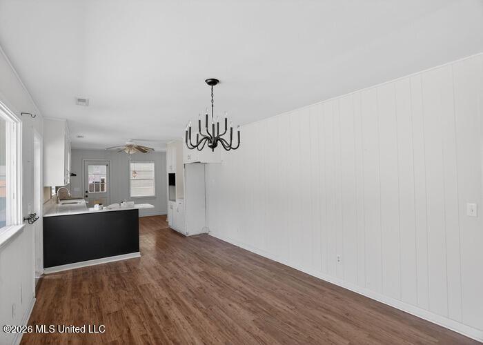 589 S Dunn Street Property Photo 11