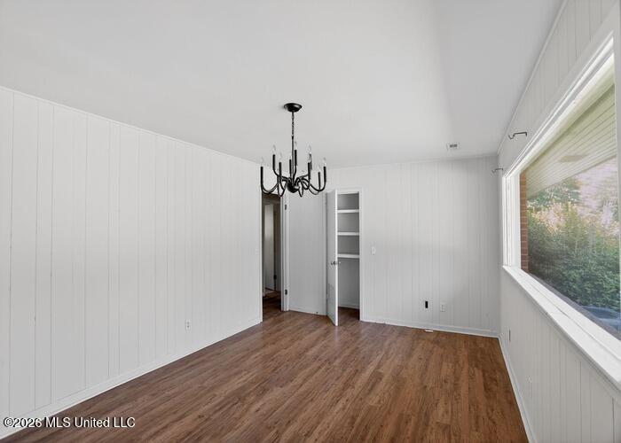 589 S Dunn Street Property Photo 13