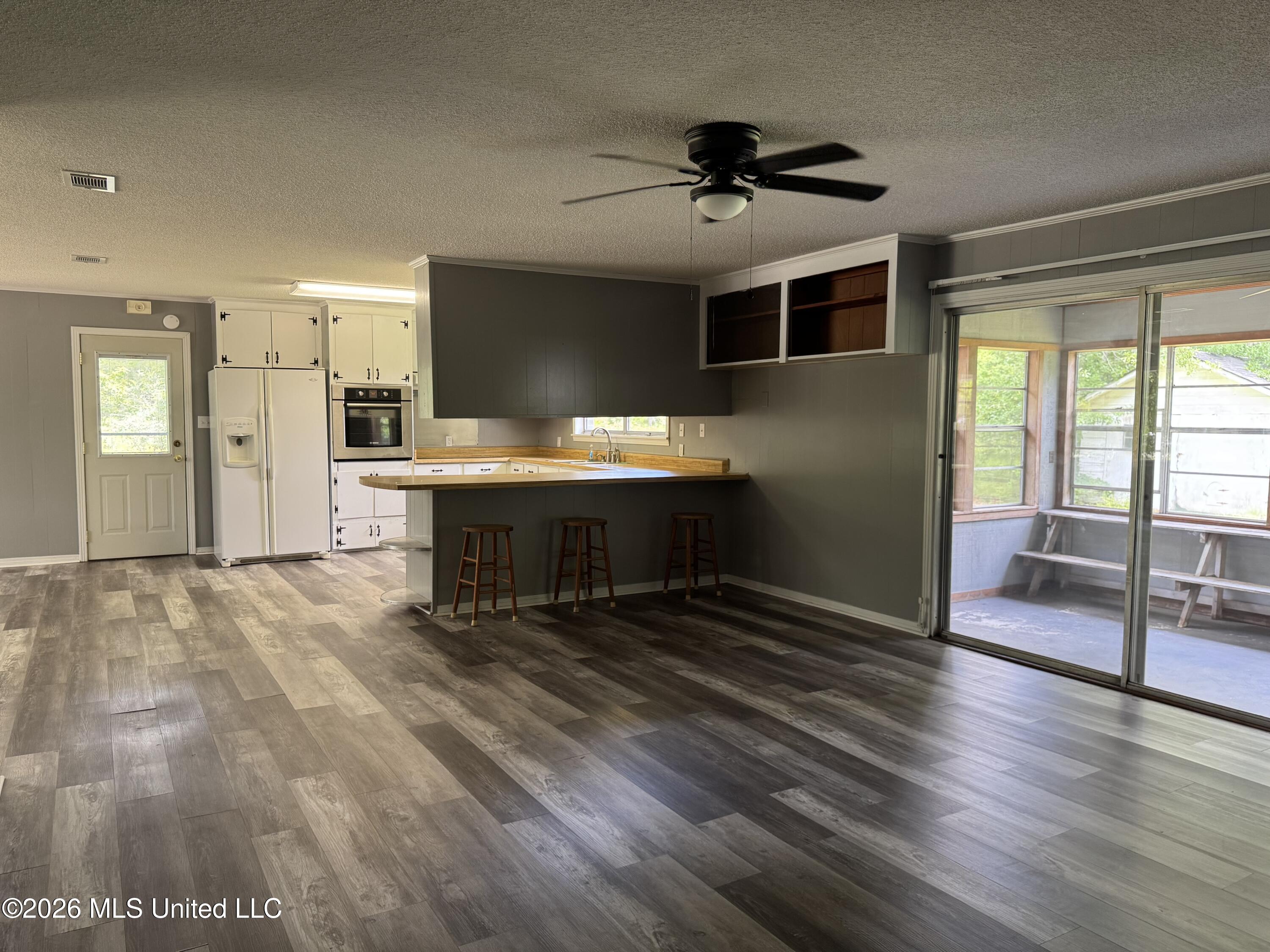 9724 Hwy 613 Property Photo 7