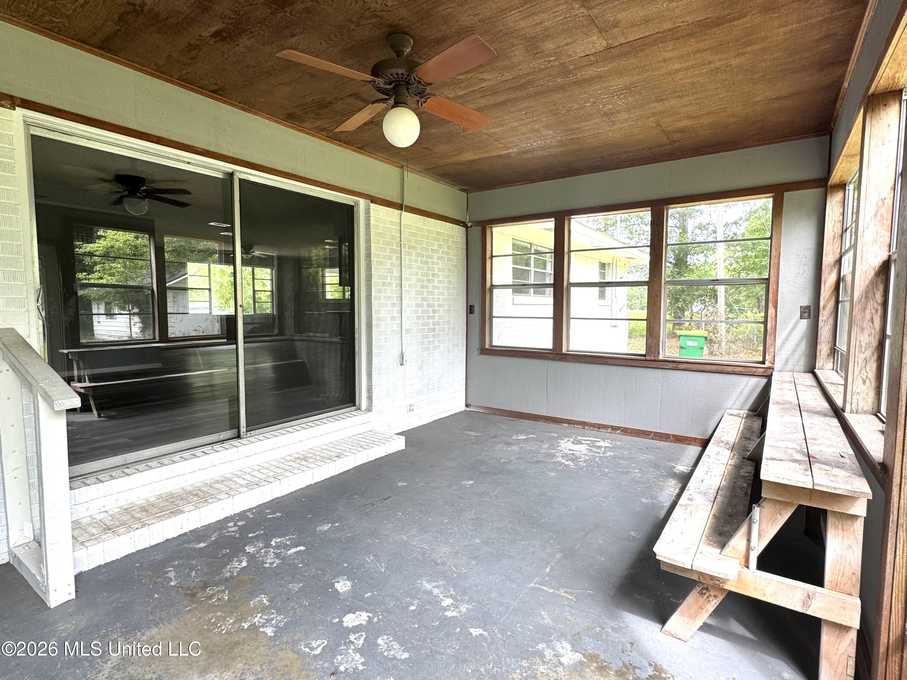 9724 Hwy 613 Property Photo 16