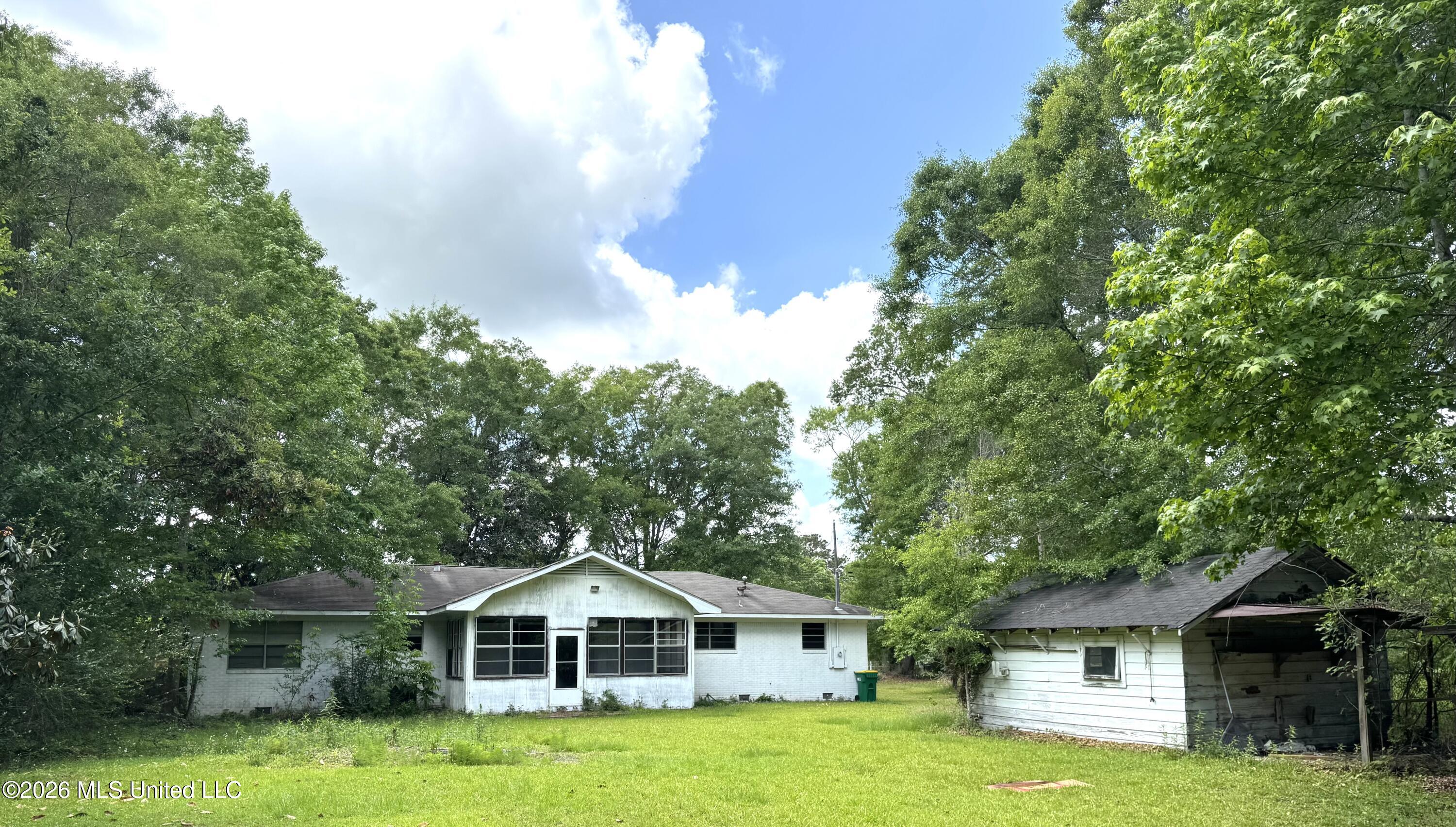 9724 Hwy 613 Property Photo 19