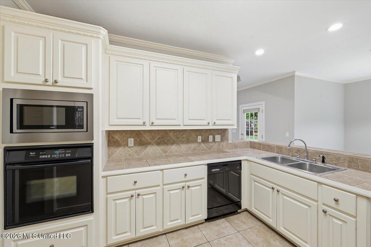 103 Hartfield Drive Property Photo 12