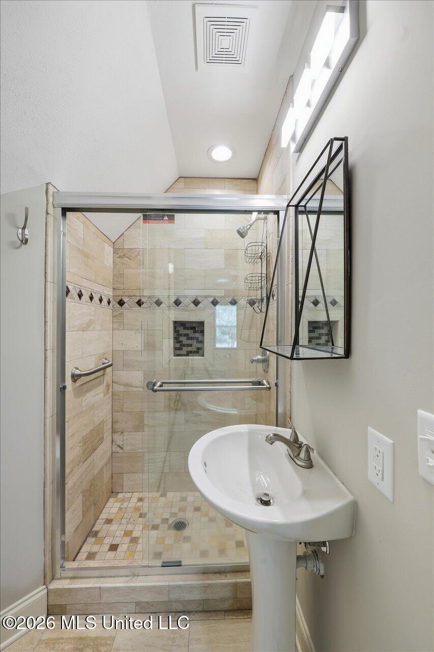 103 Hartfield Drive Property Photo 31