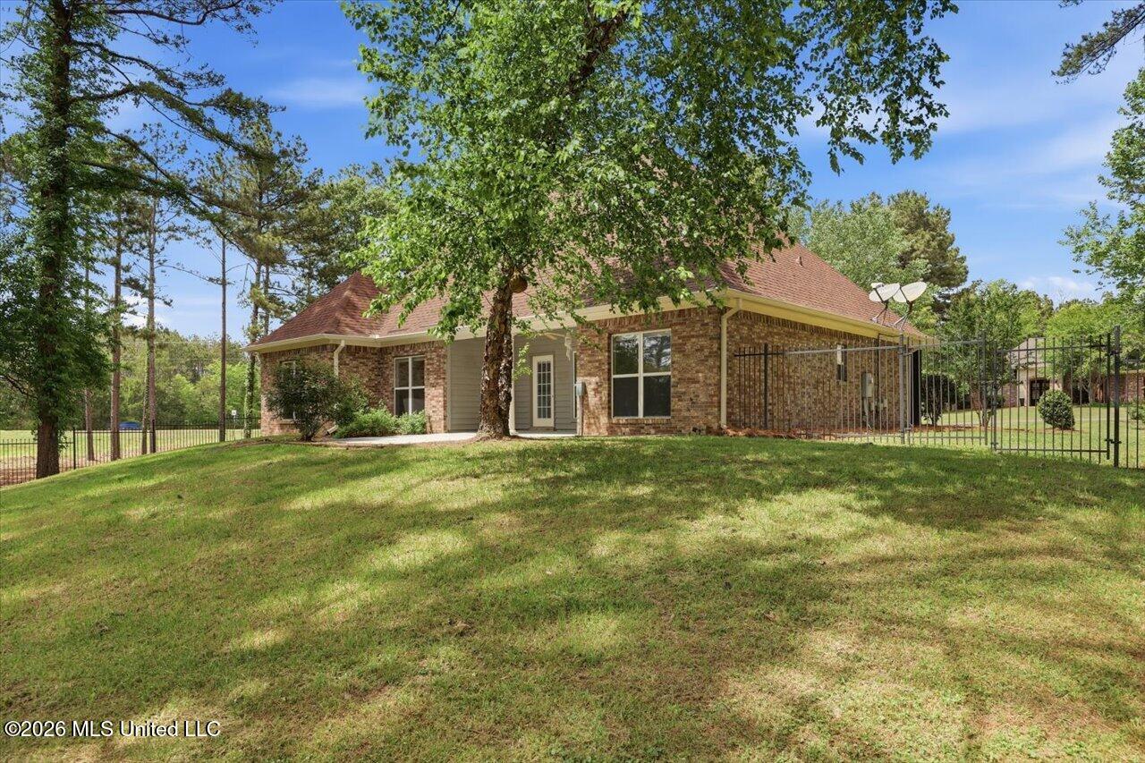 103 Hartfield Drive Property Photo 36
