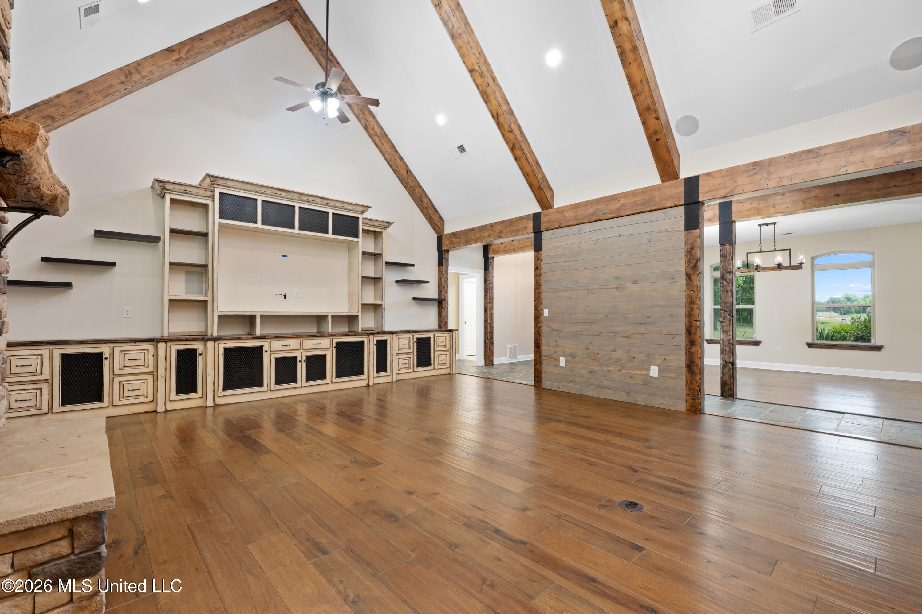 568 Woodford Cove Property Photo 10