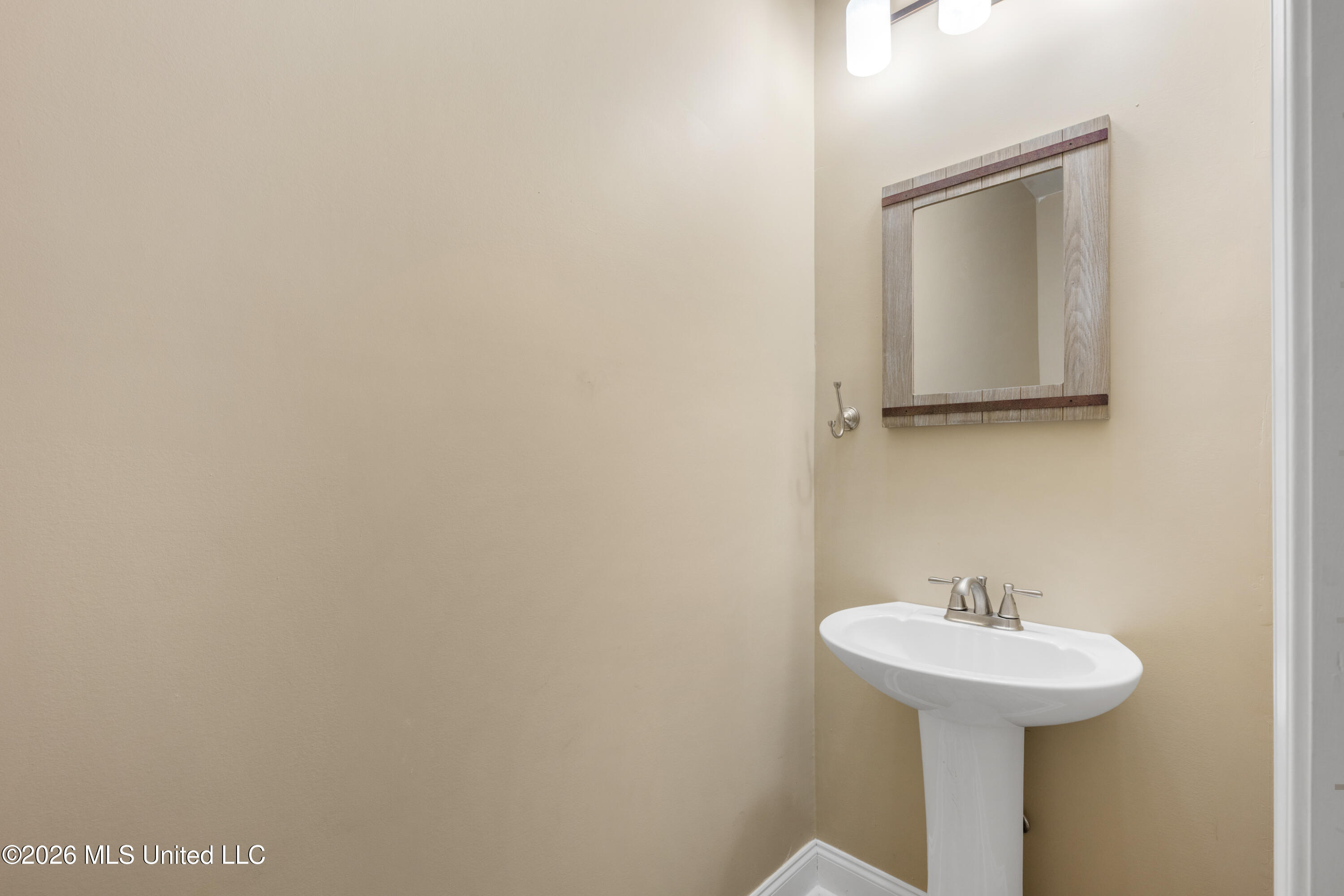 568 Woodford Cove Property Photo 45