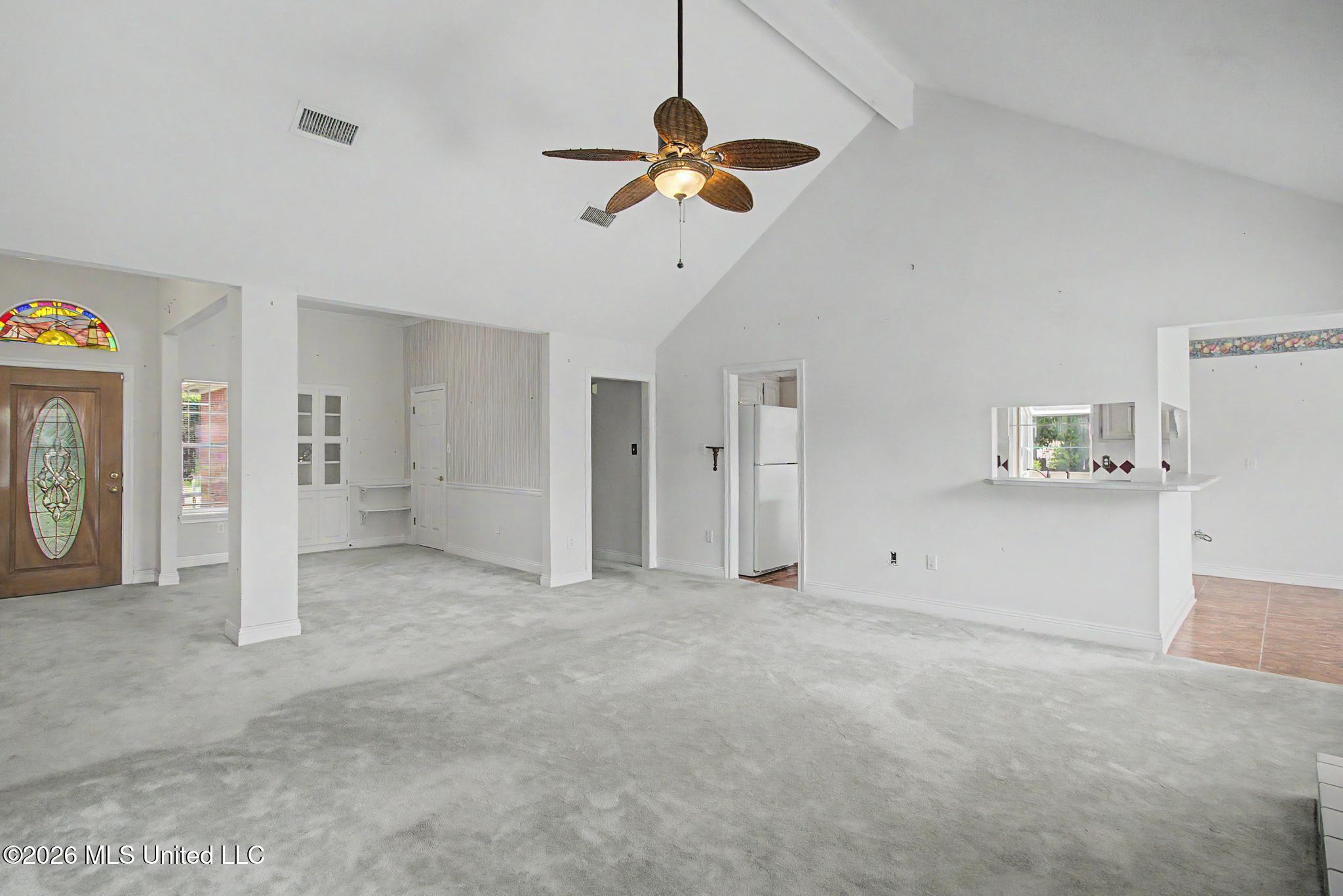 2594 Brighton Circle Property Photo 3