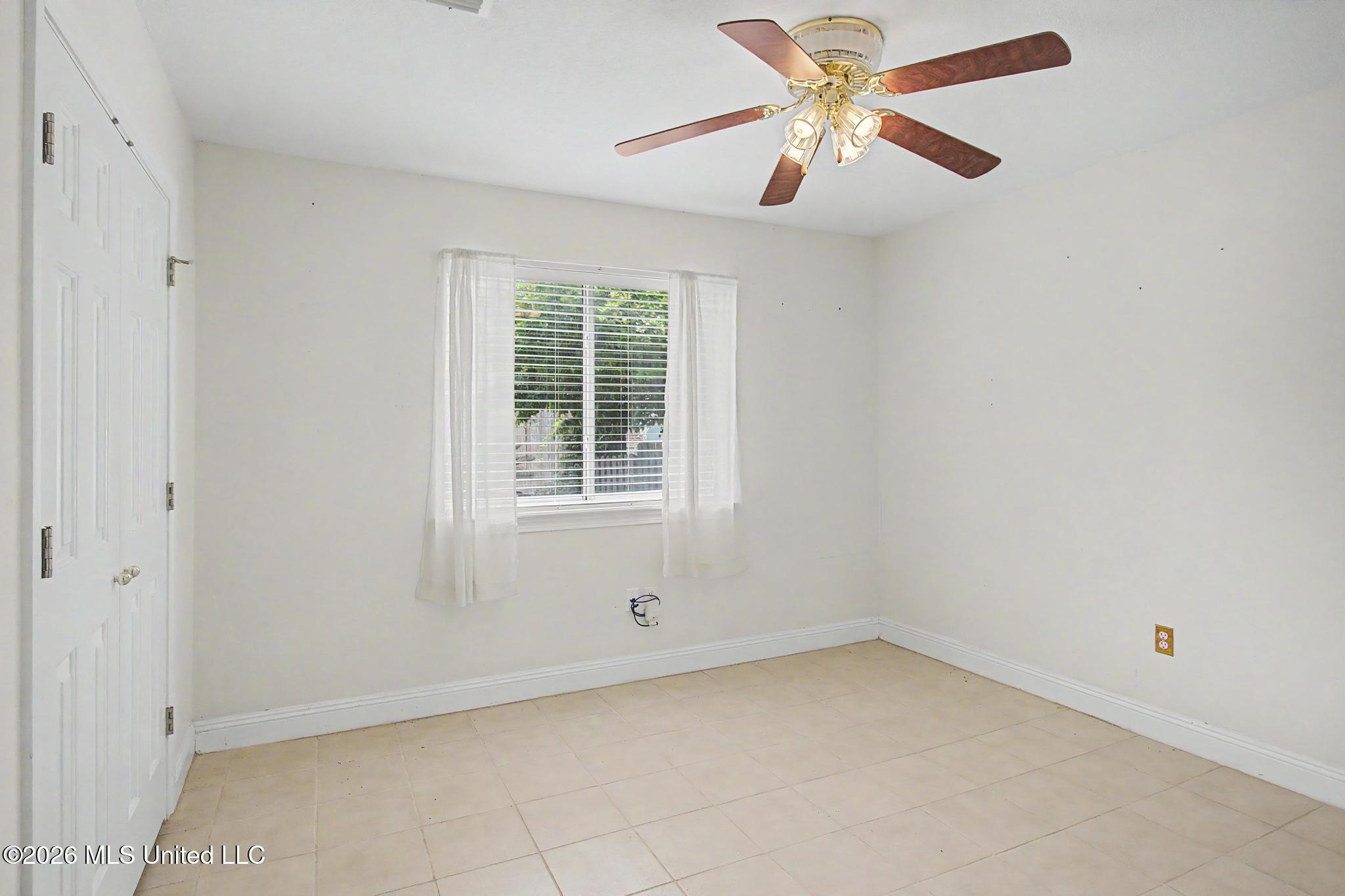 2594 Brighton Circle Property Photo 11