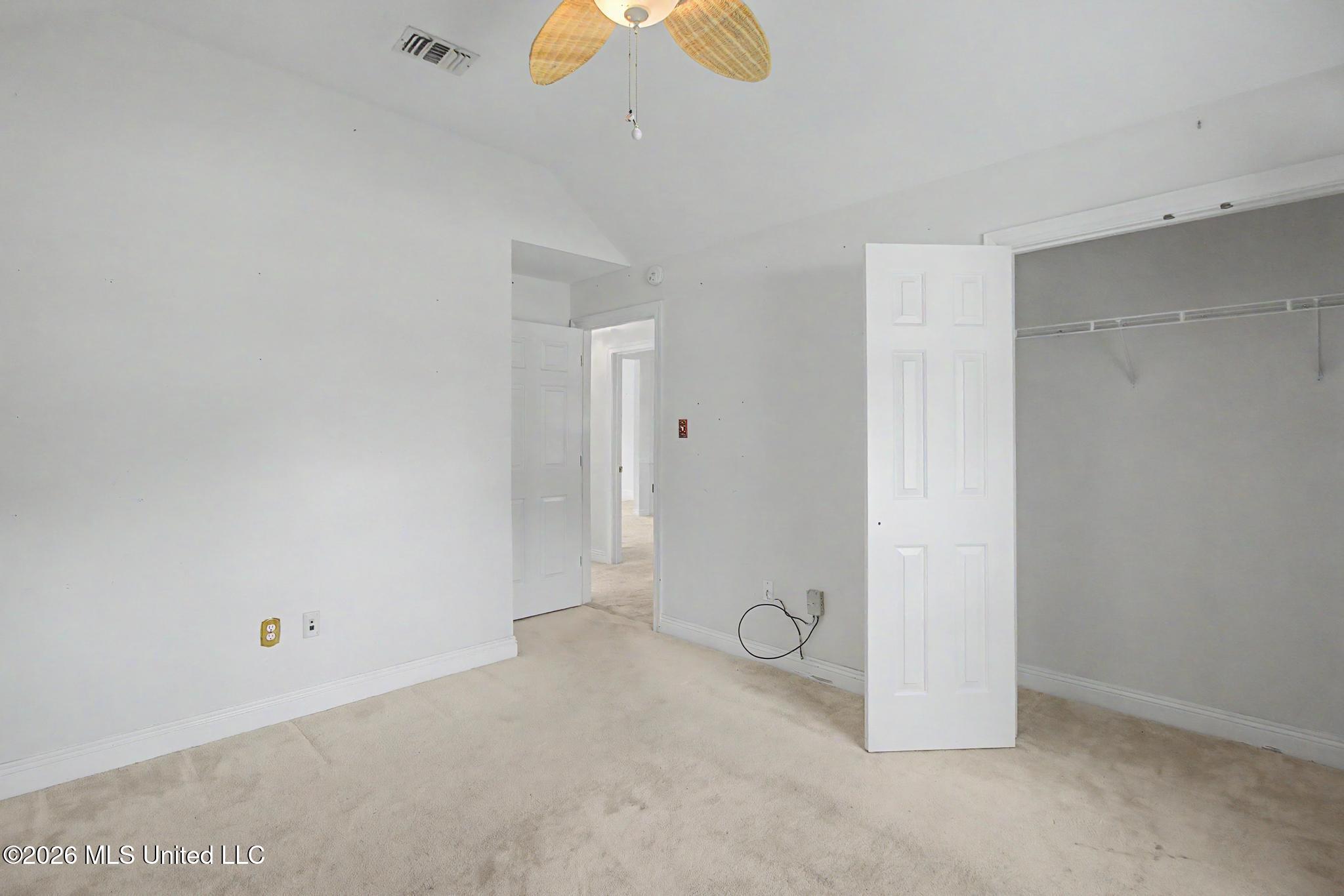 2594 Brighton Circle Property Photo 14