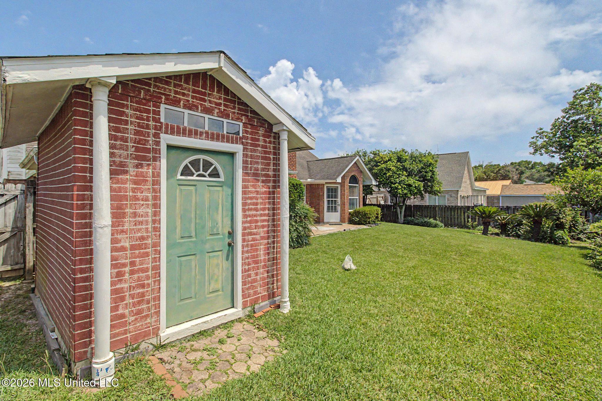 2594 Brighton Circle Property Photo 18