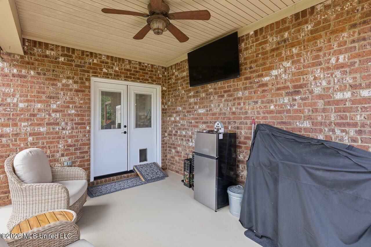 112 Meadow Pointe Cove Property Photo 26