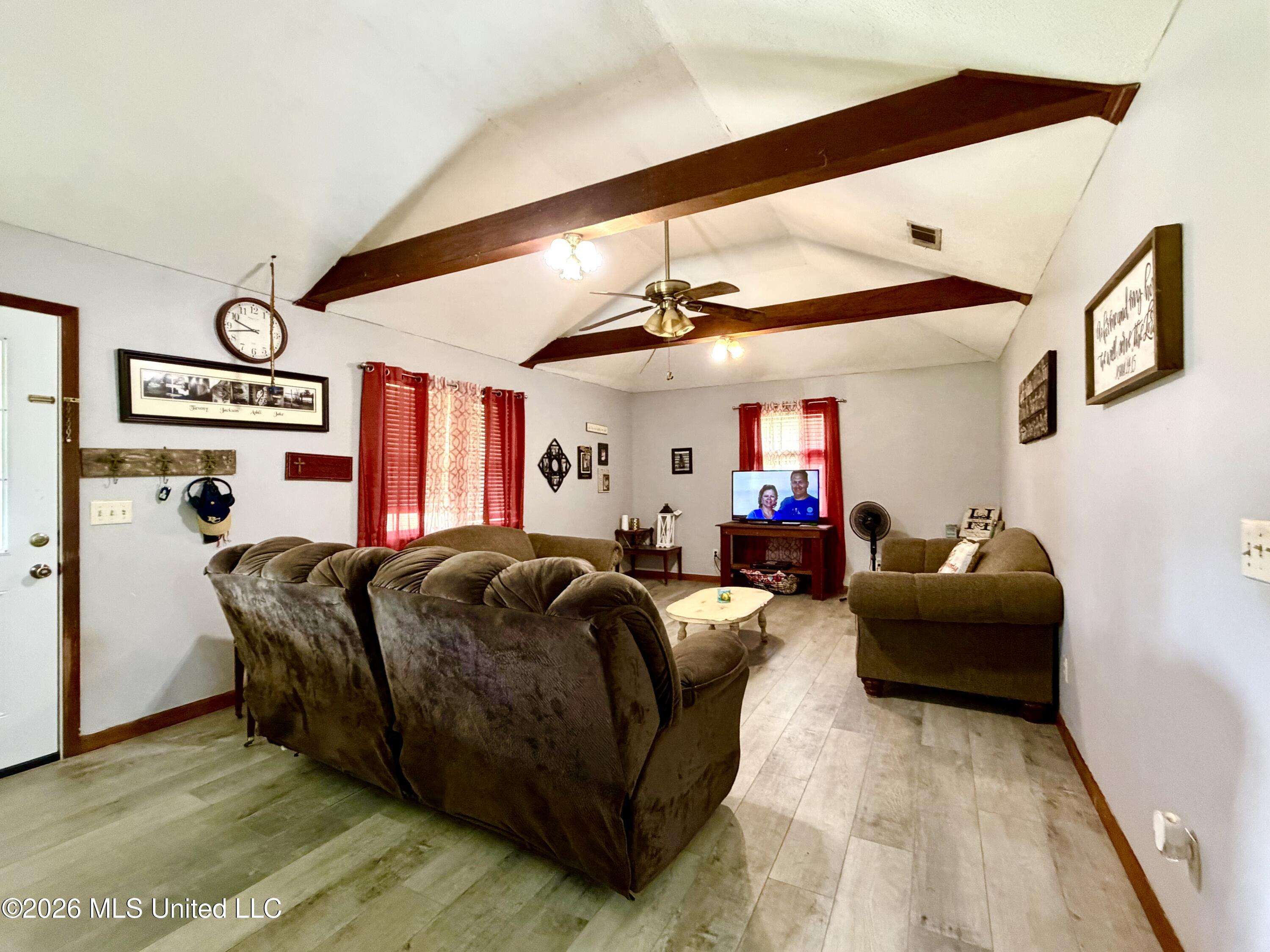 1602 Martin Lane Property Photo 5