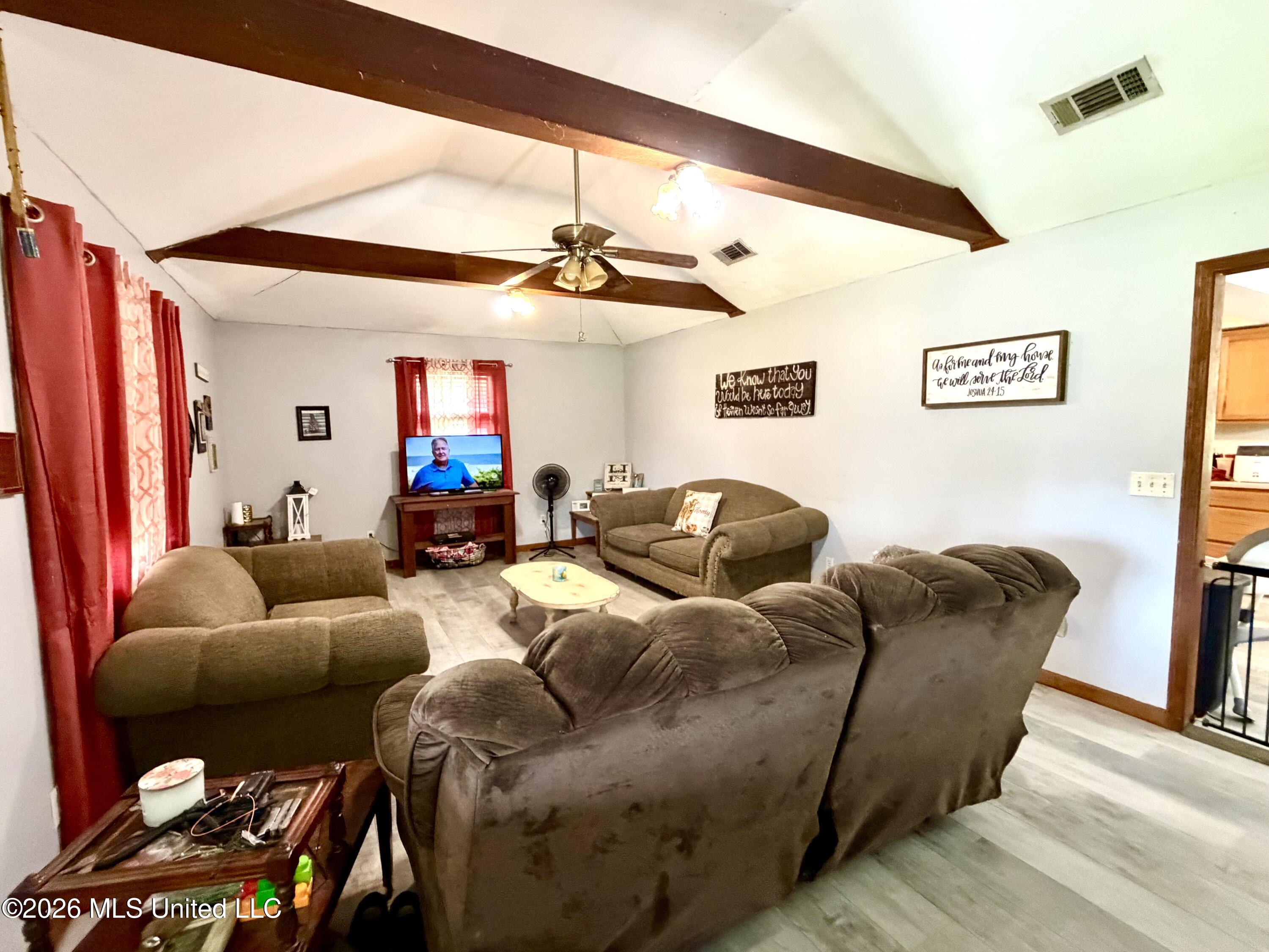 1602 Martin Lane Property Photo 6