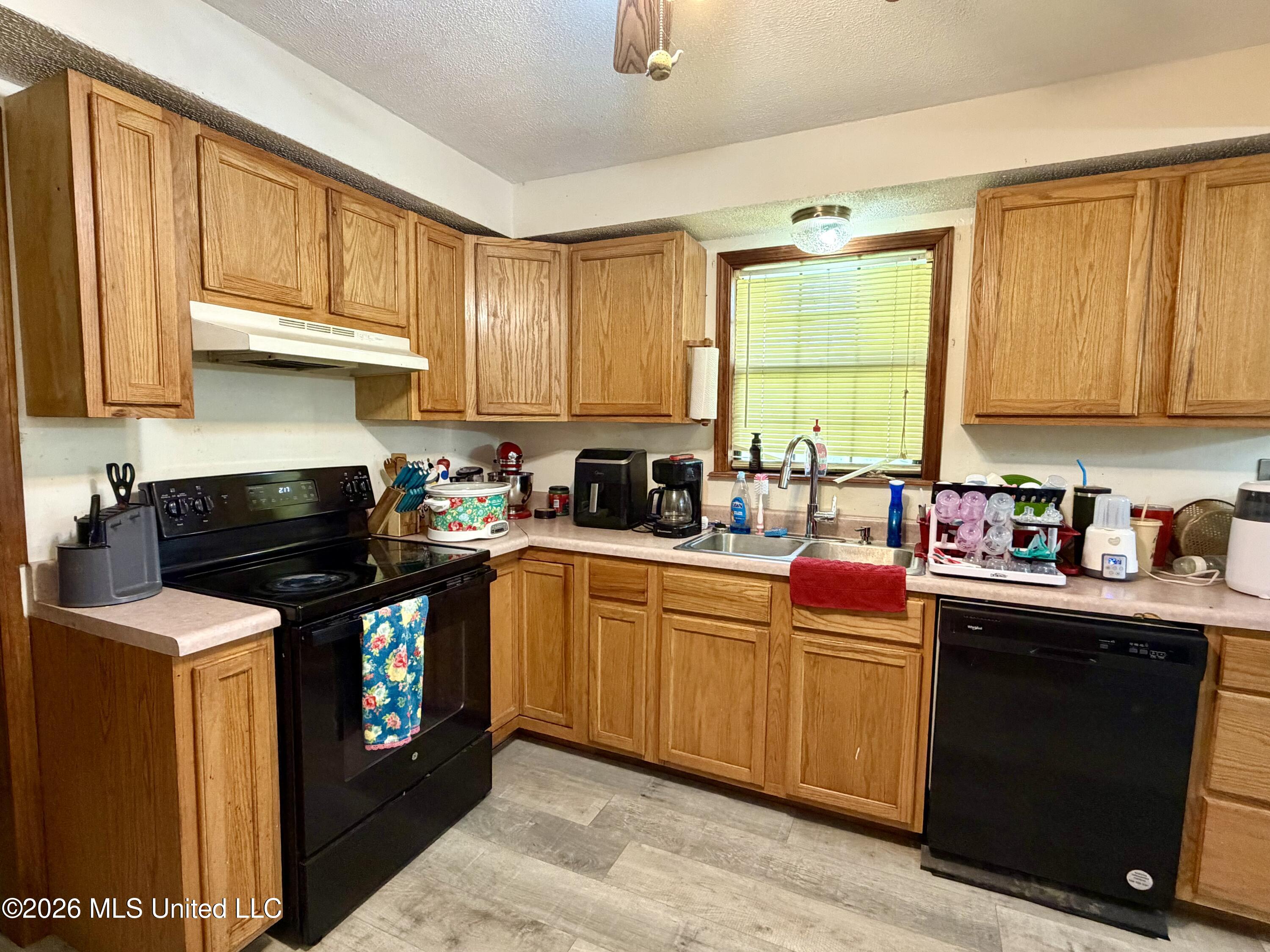 1602 Martin Lane Property Photo 8