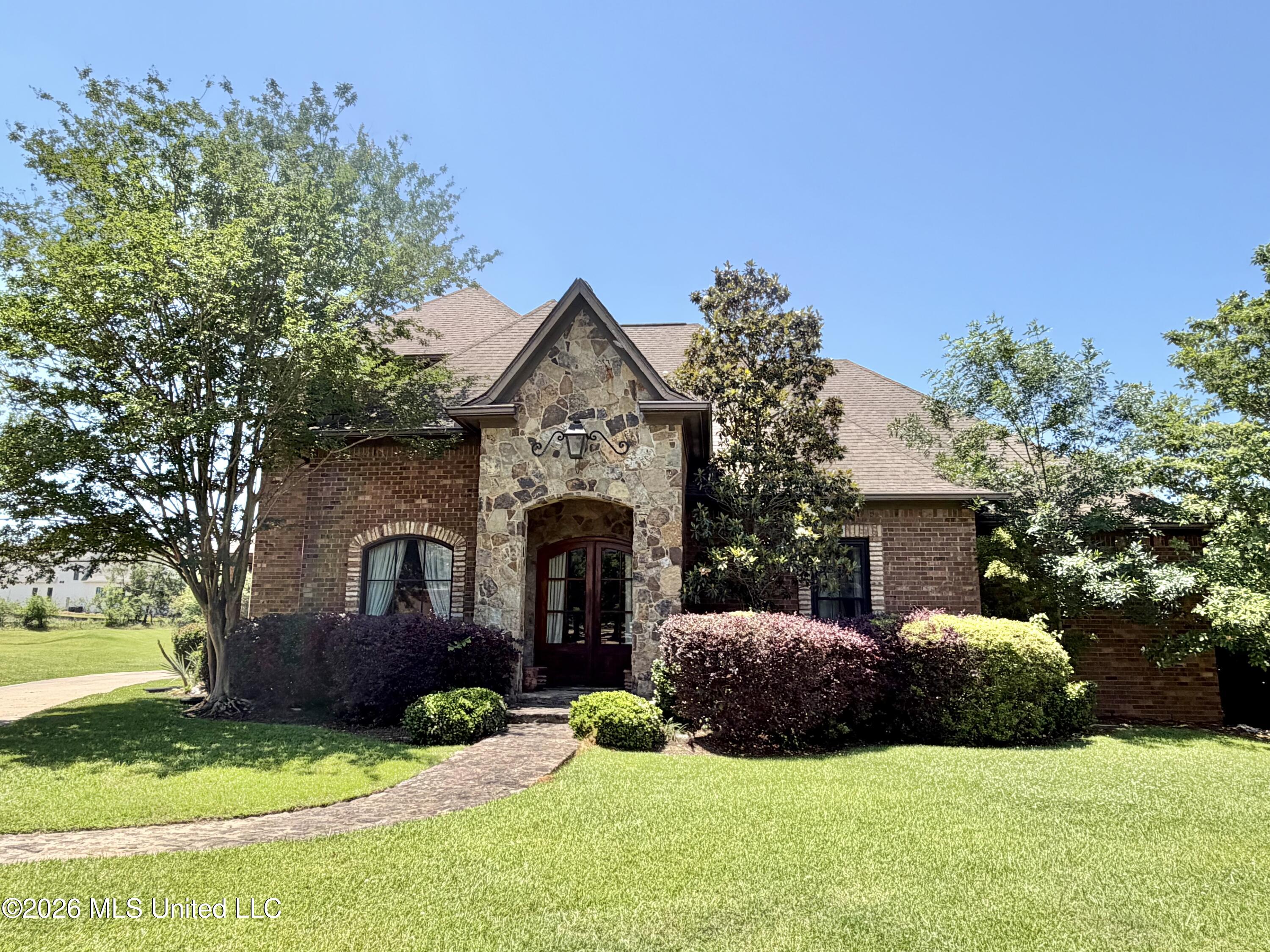 108 Novara Cove Property Photo 1