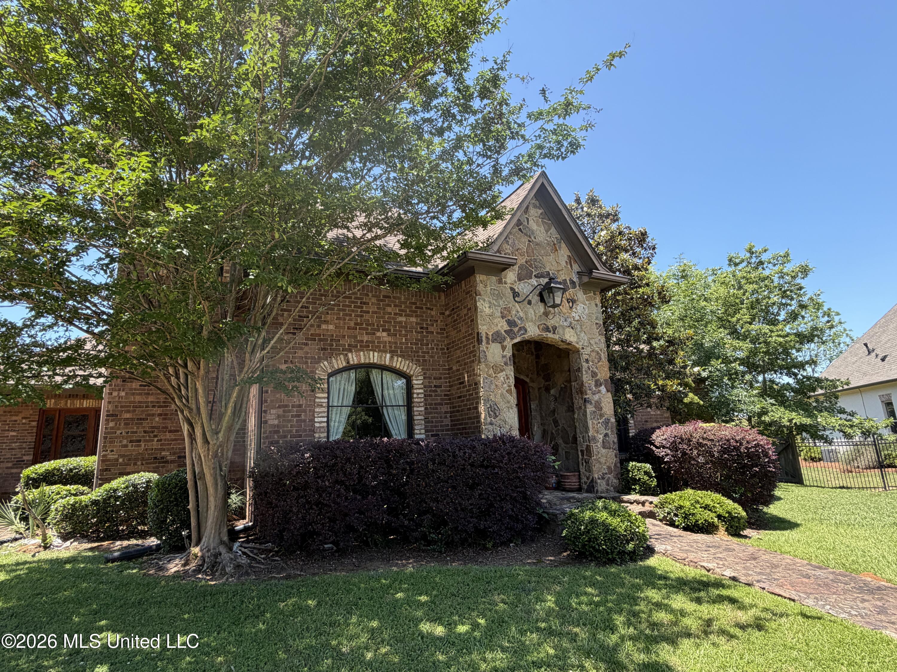 108 Novara Cove Property Photo 2