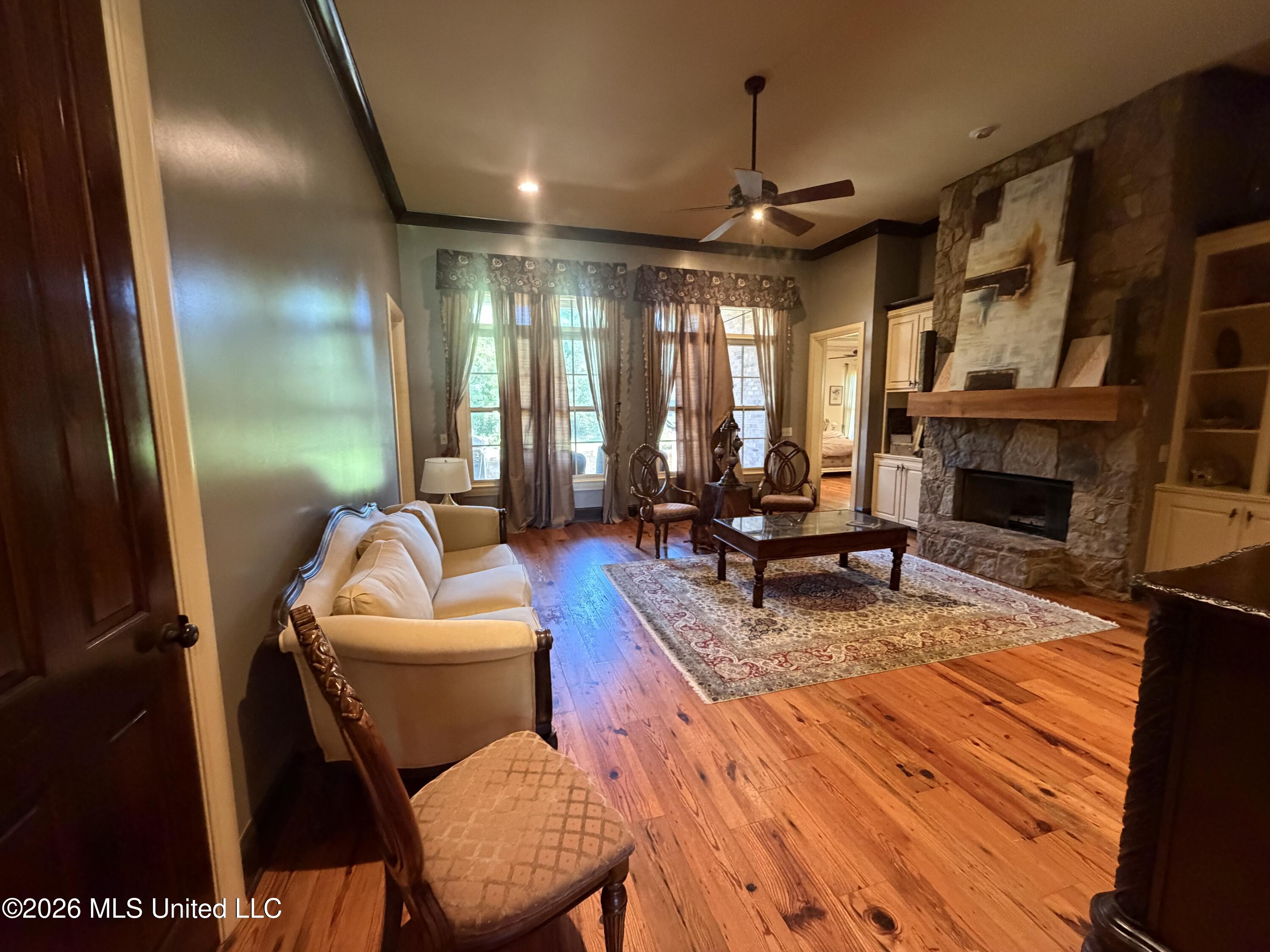 108 Novara Cove Property Photo 5