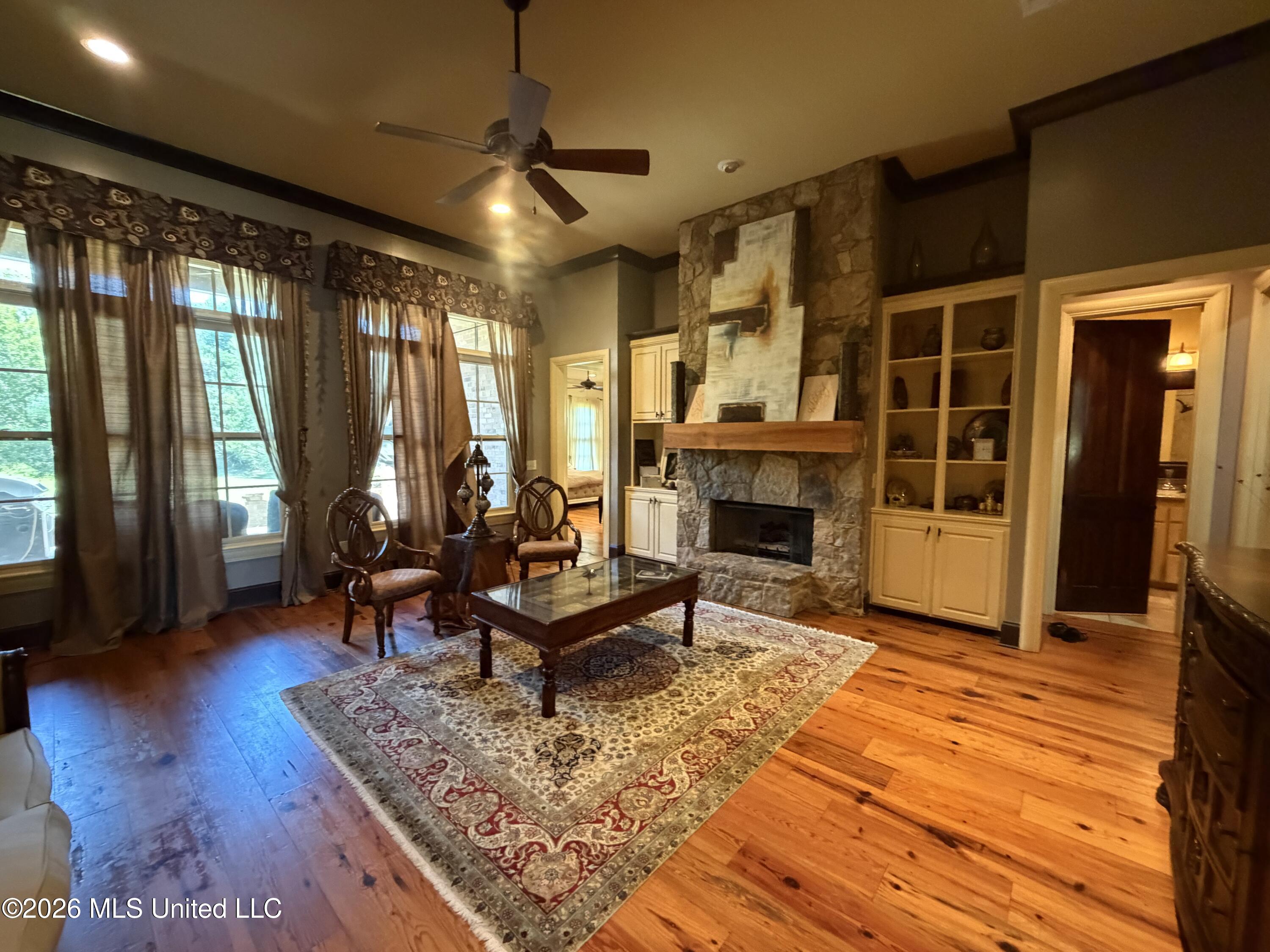 108 Novara Cove Property Photo 6