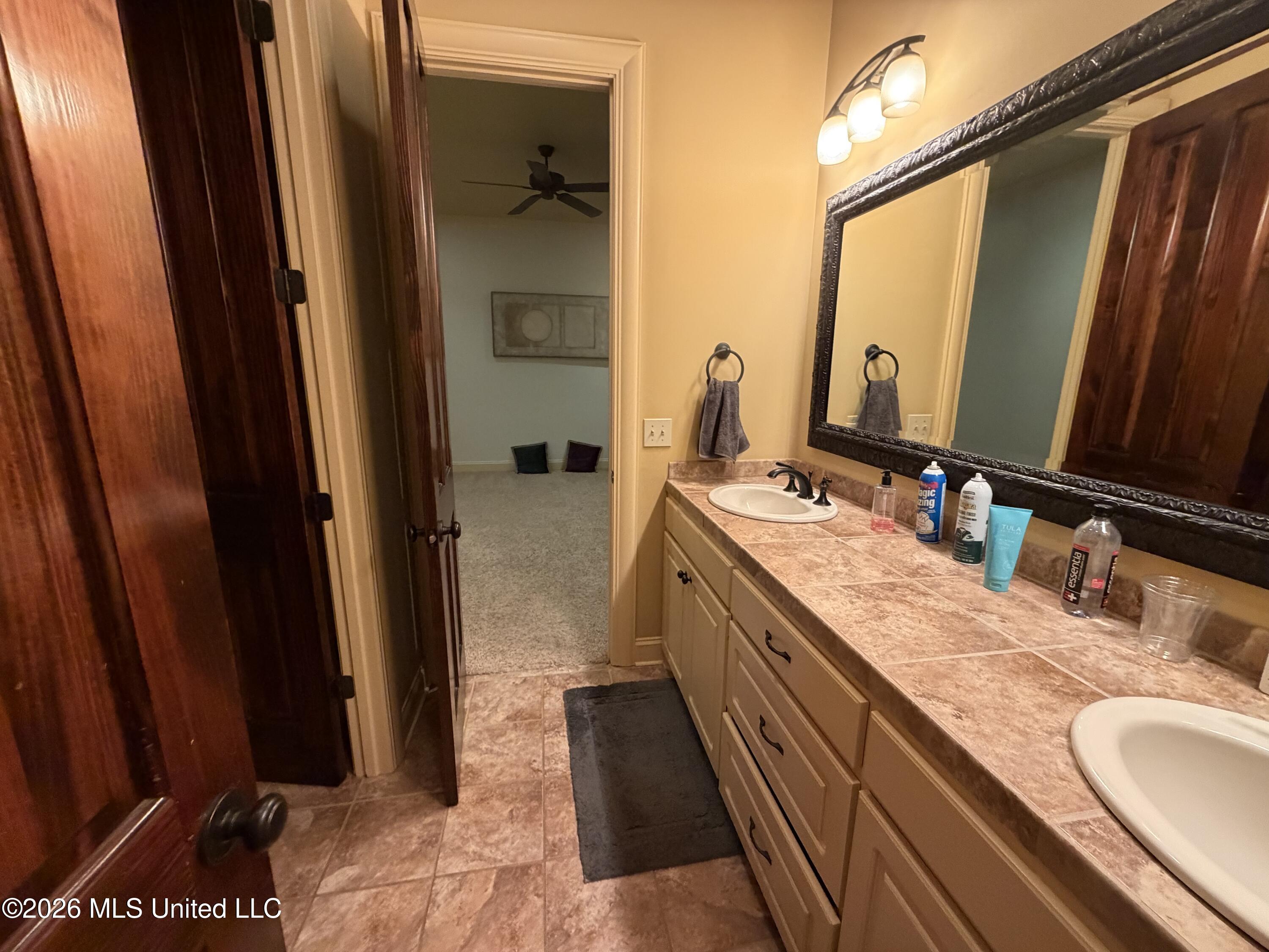 108 Novara Cove Property Photo 28