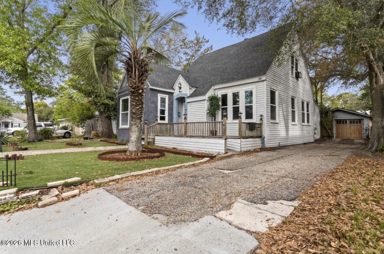 1090 Cherokee Street Property Photo 4