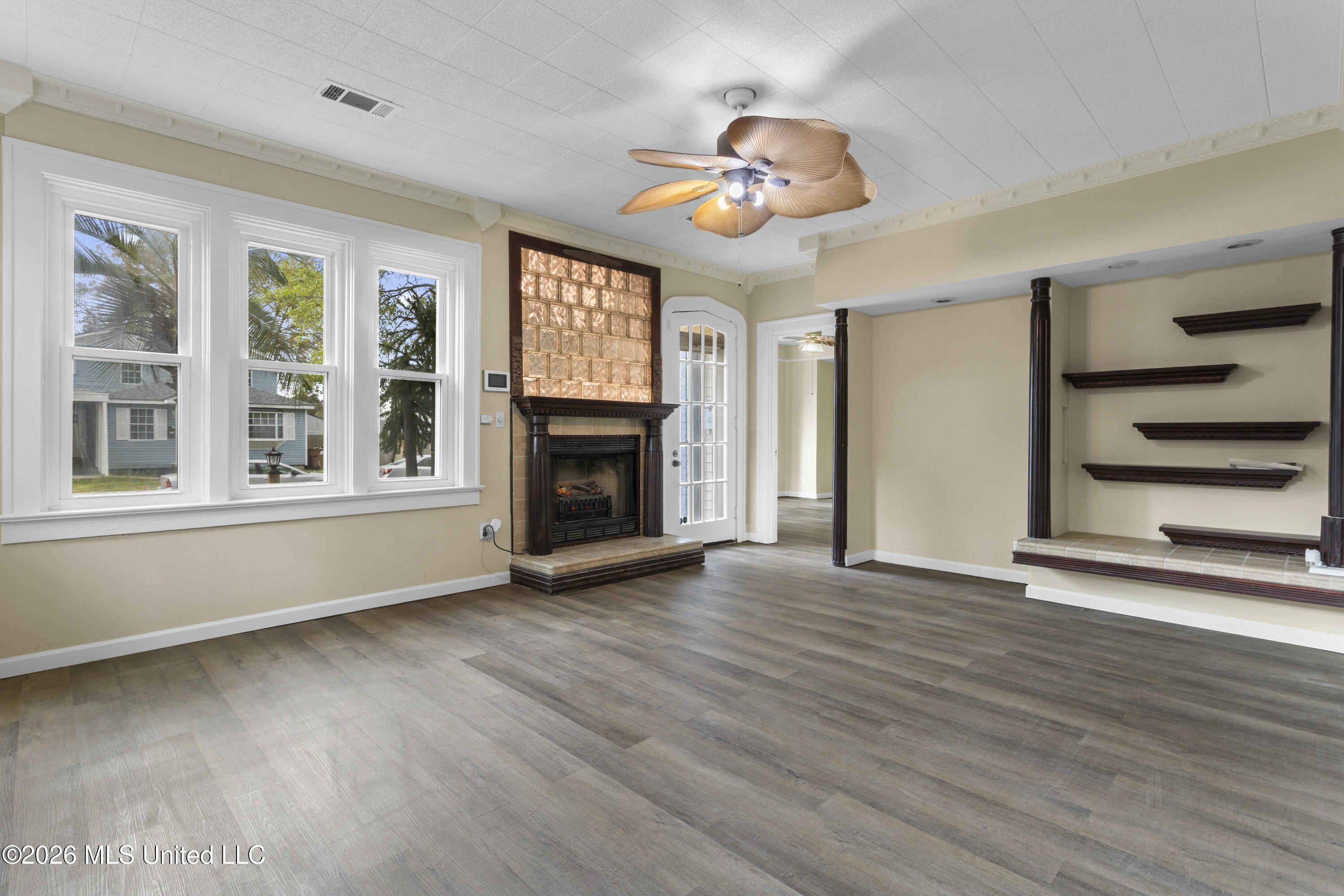 1090 Cherokee Street Property Photo 6