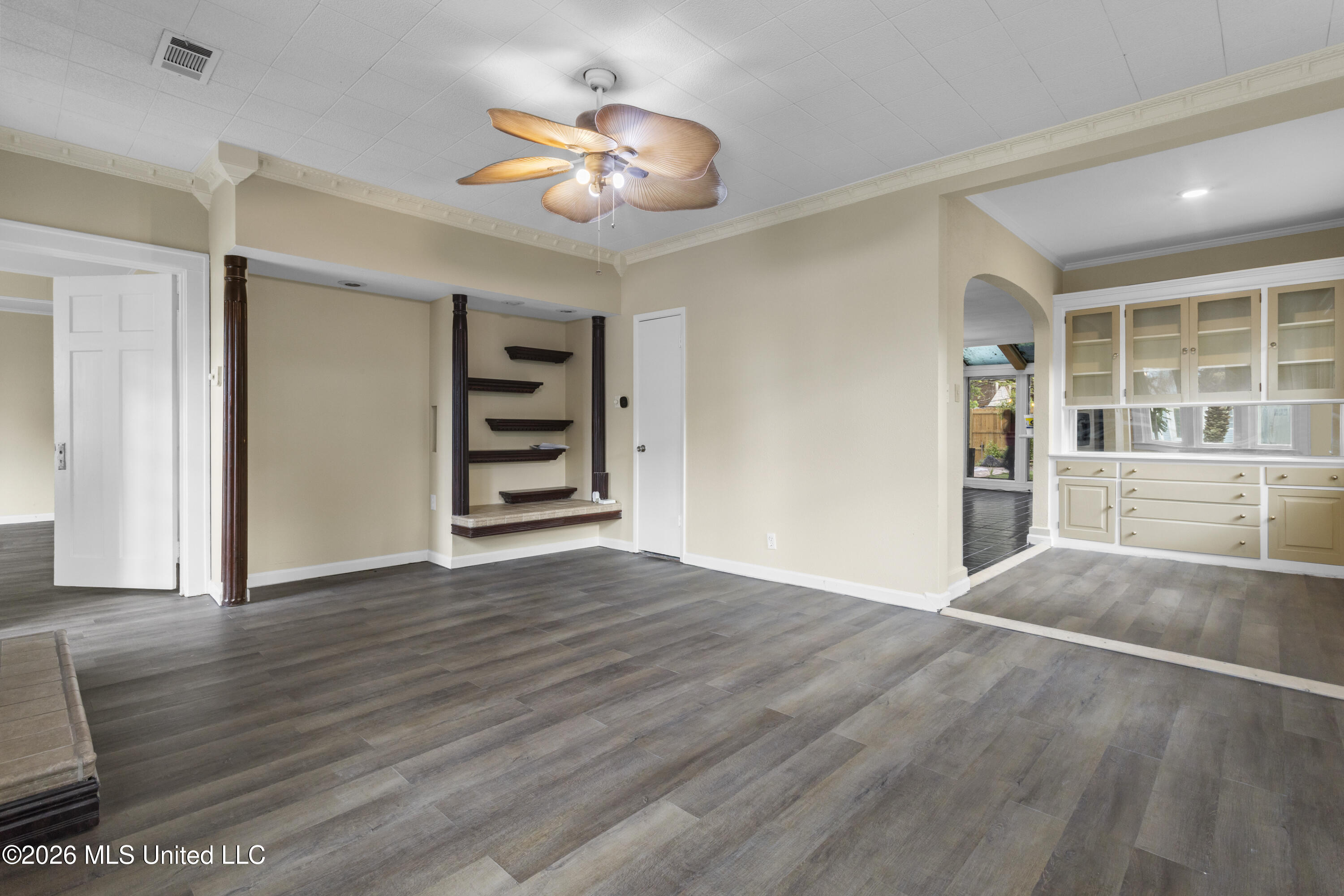 1090 Cherokee Street Property Photo 7