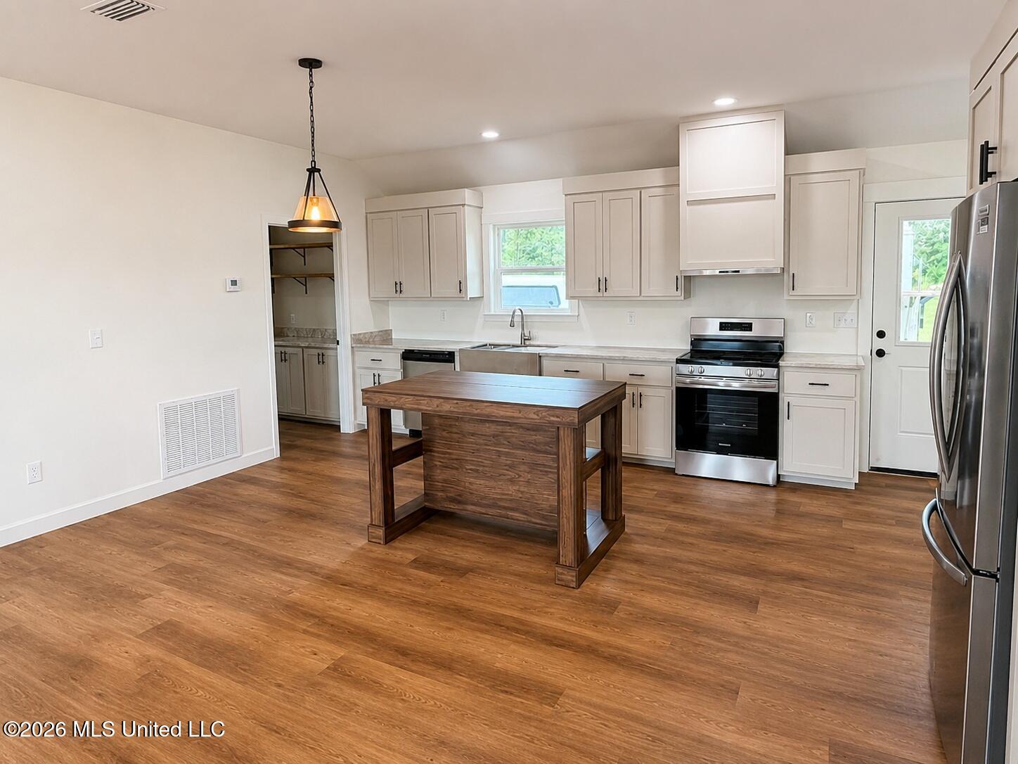 1113 Holland Road Property Photo 4